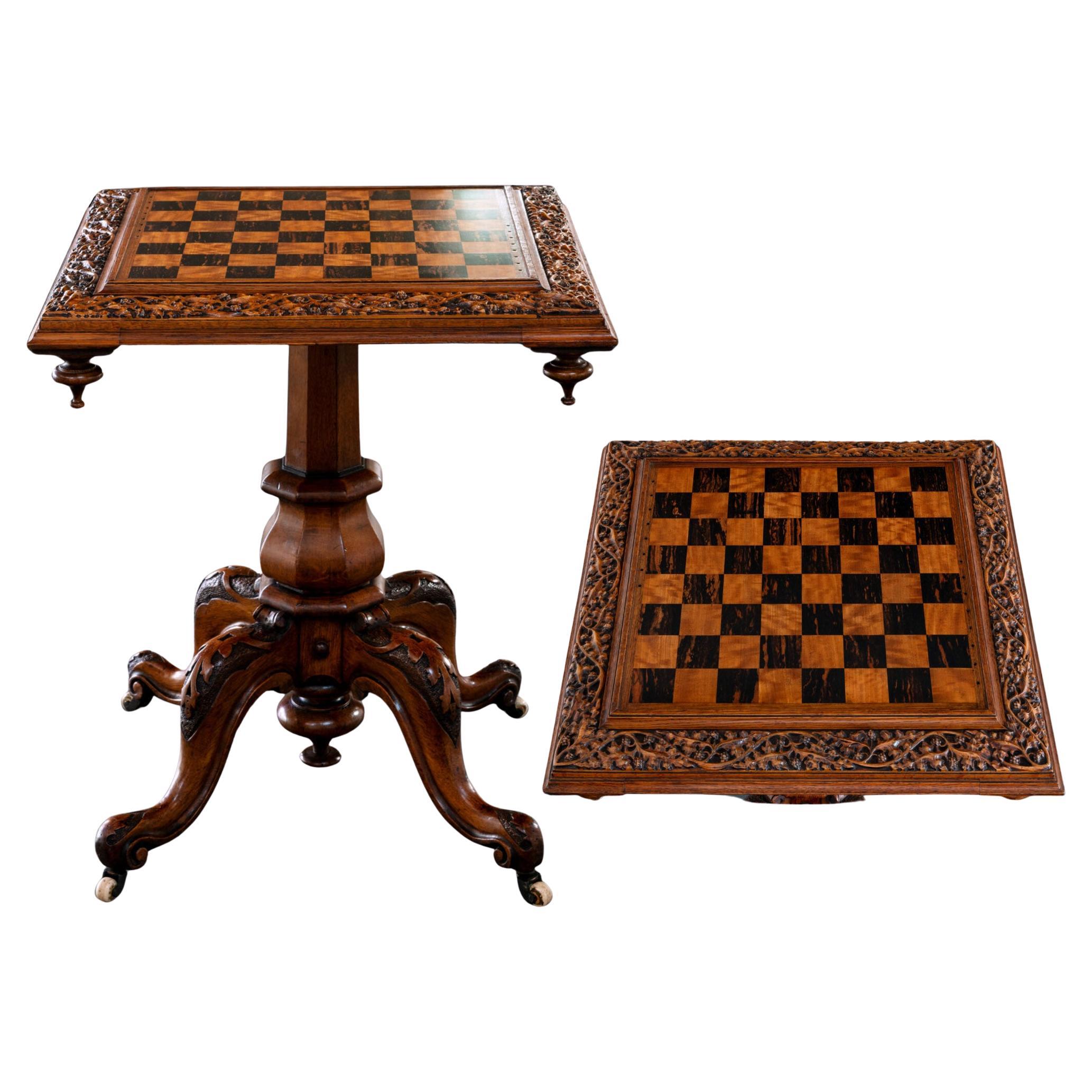 Victorian Pollard Oak Tilt-Top Chess Table en venta