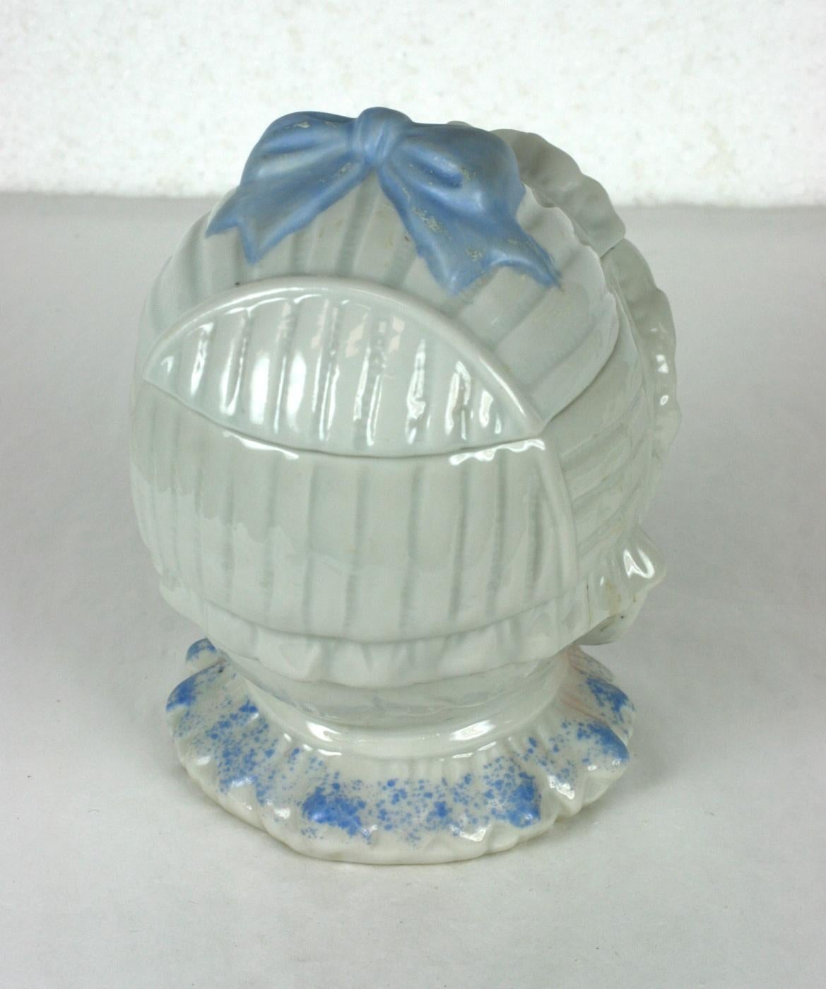 Viktorianisches Babykopfgefäß oder Humidore aus Porzellan, Deutschland im Zustand „Hervorragend“ im Angebot in New York, NY