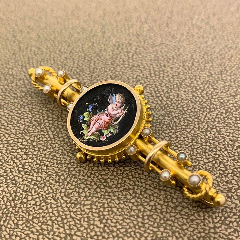 Victorian Porcelain Seed-Pearl Gold Brooch In Excellent Condition For Sale In Beverly Hills, CA