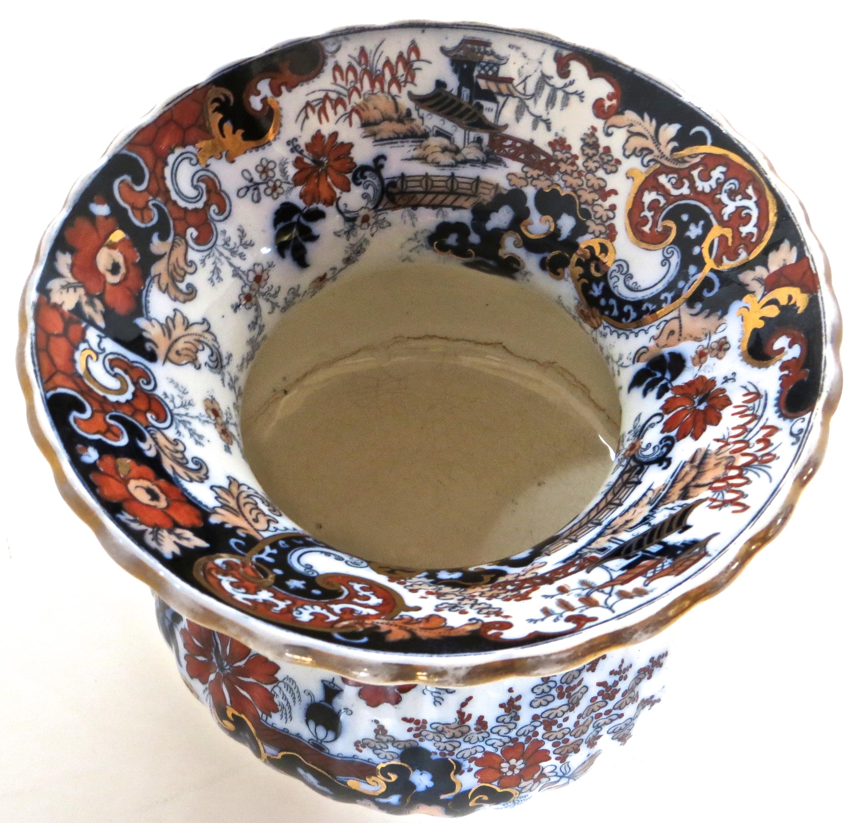 Japanese Victorian Porcelain Spittoon, circa 1880 by Imari, Japan For Sale