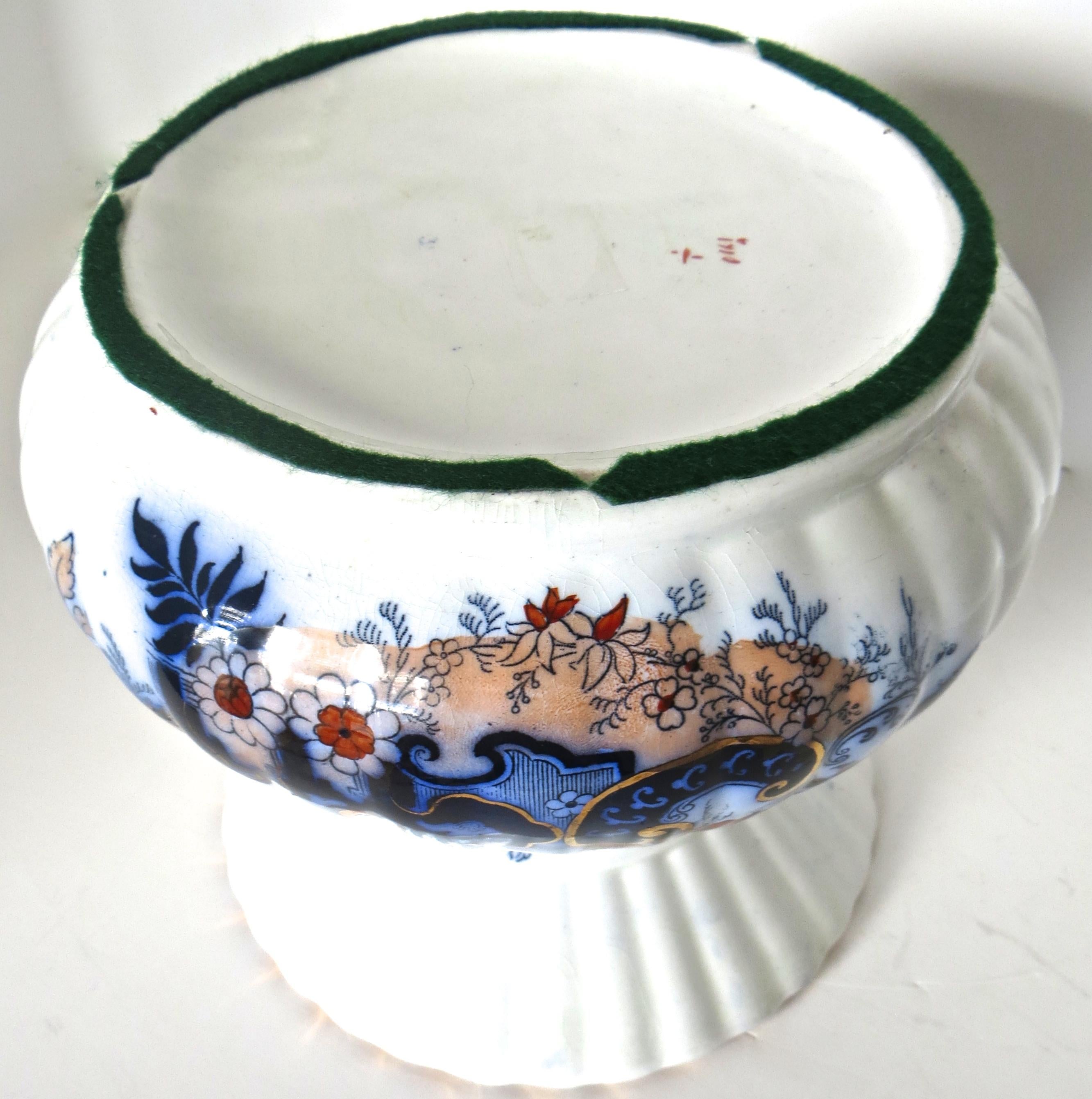 Late 19th Century Victorian Porcelain Spittoon, circa 1880 by Imari, Japan For Sale
