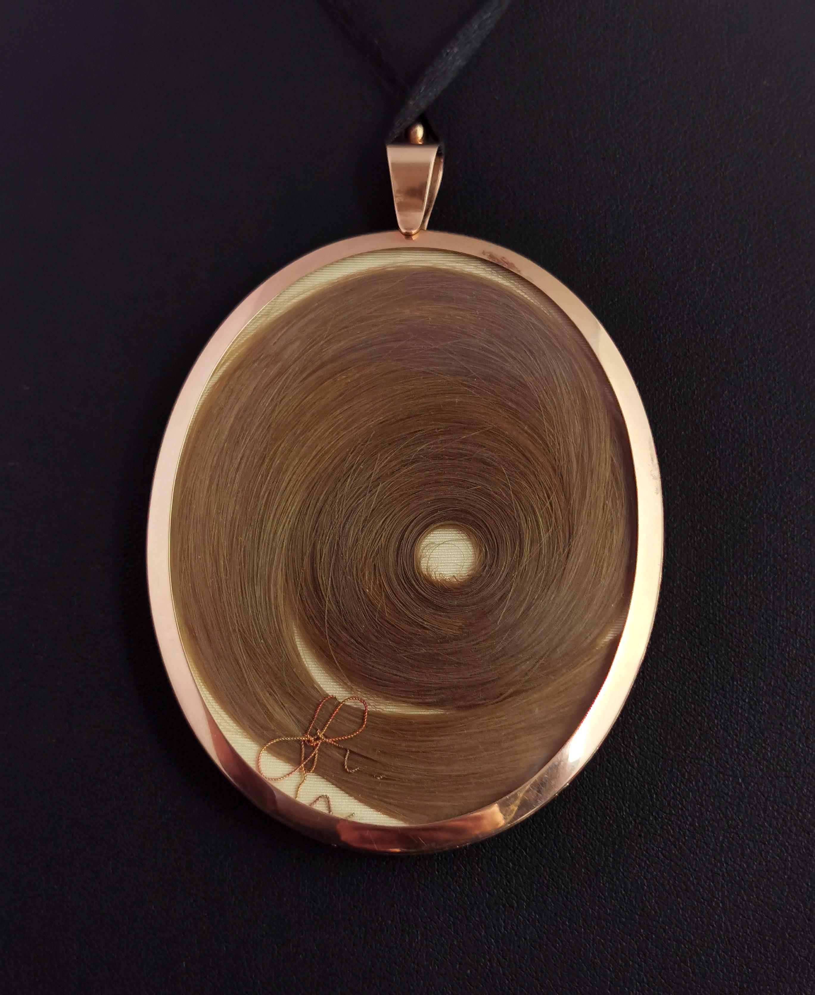 Viktorianischer Portrait-Miniatur-Anhänger, Medaillon, Haararbeit, 9 Karat Gelbgold Damen