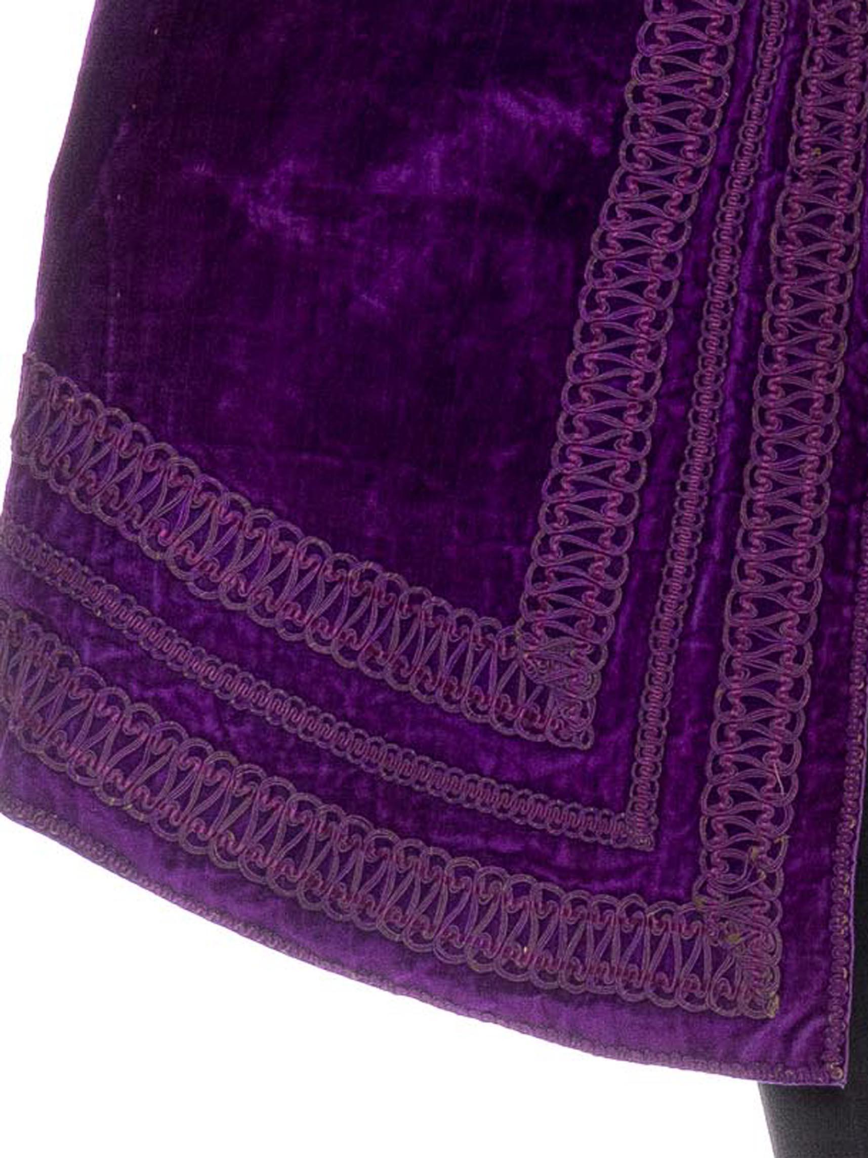Victorian Purple Silk Velvet 1870/90 Cape With Lion Head Clasp 1