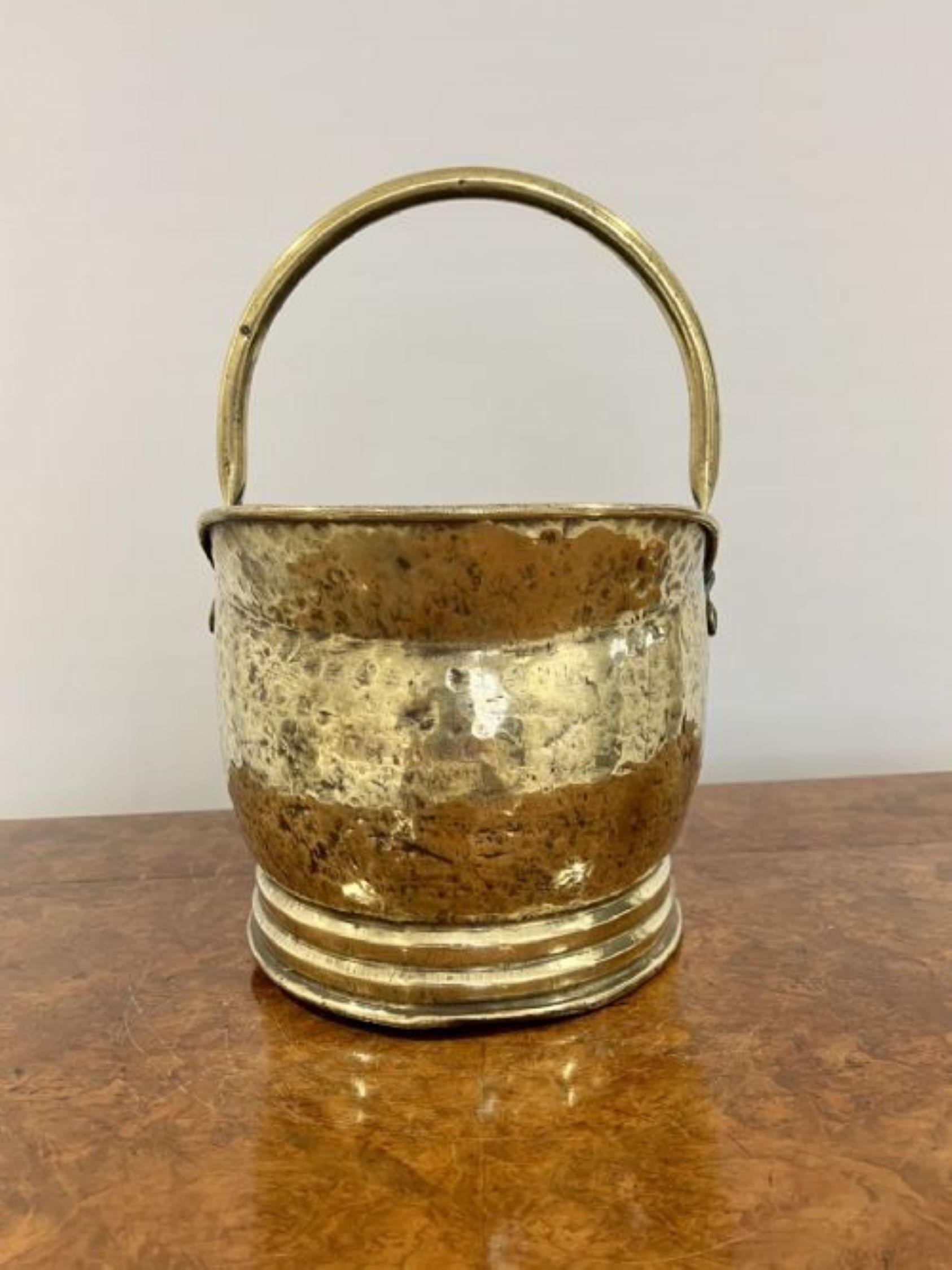Victorian Quality Brass Helmet Coal Scuttle In Good Condition For Sale In Ipswich, GB