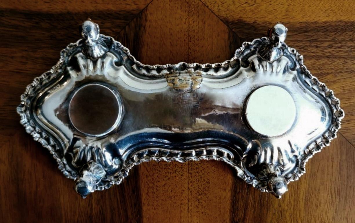 Victorian English Inkwell in Silver Plated, Queen Anne Style For Sale 9