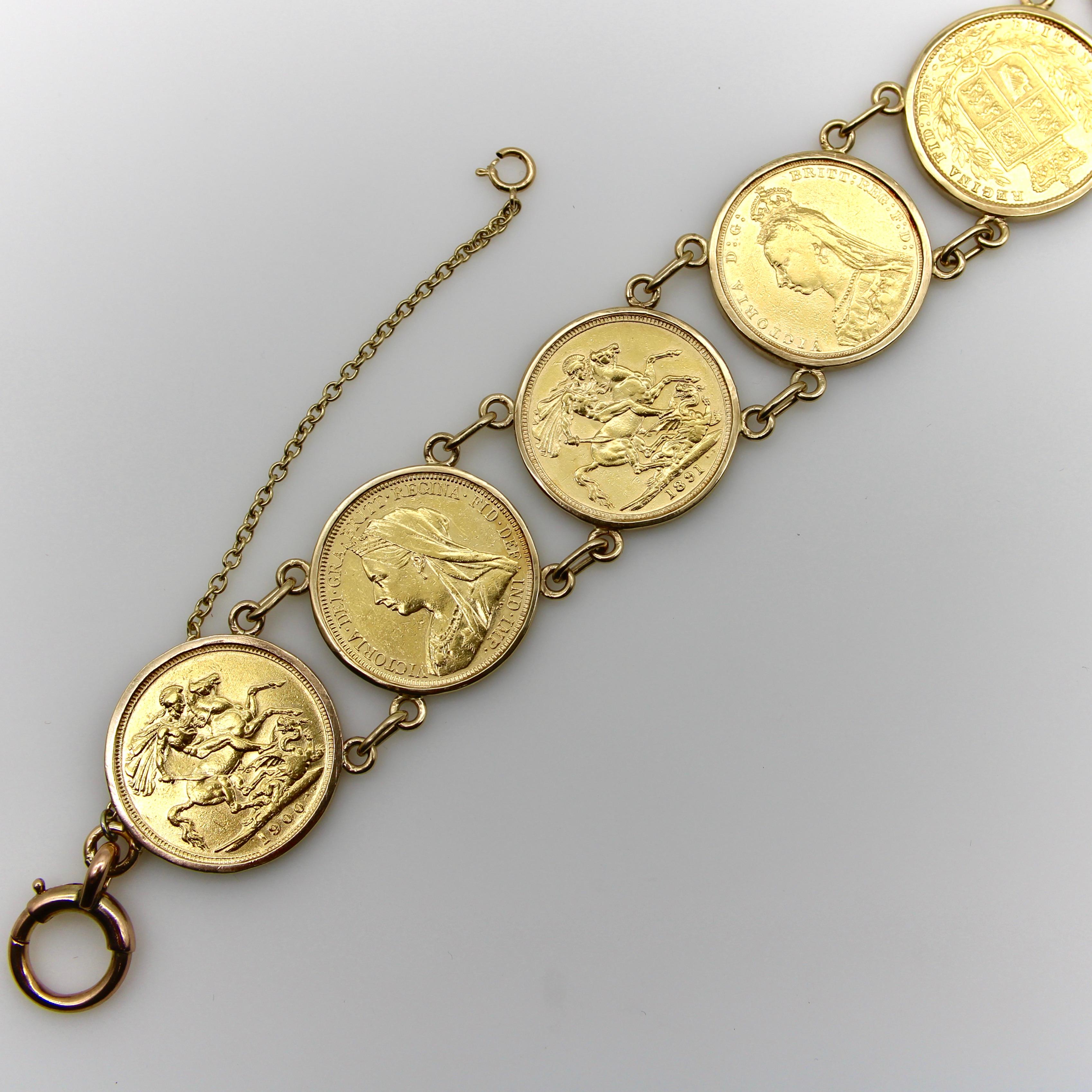 Victorian Queen Victoria  22K Gold British Sovereigns Coin Bracelet In Good Condition For Sale In Venice, CA