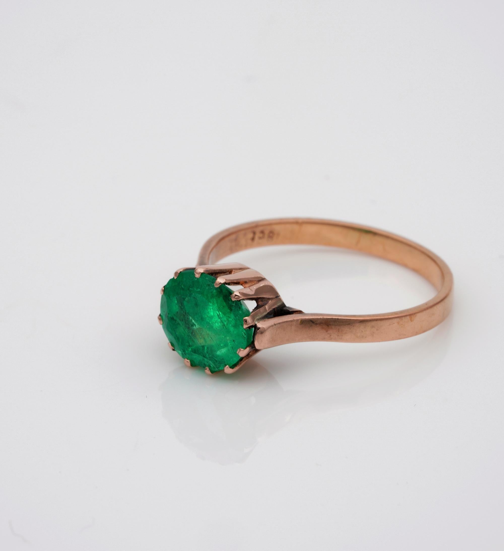 Women's Victorian Rare 1.85 Carat Colombian Emerald Solitaire Ring 18 Karat Rose Gold For Sale