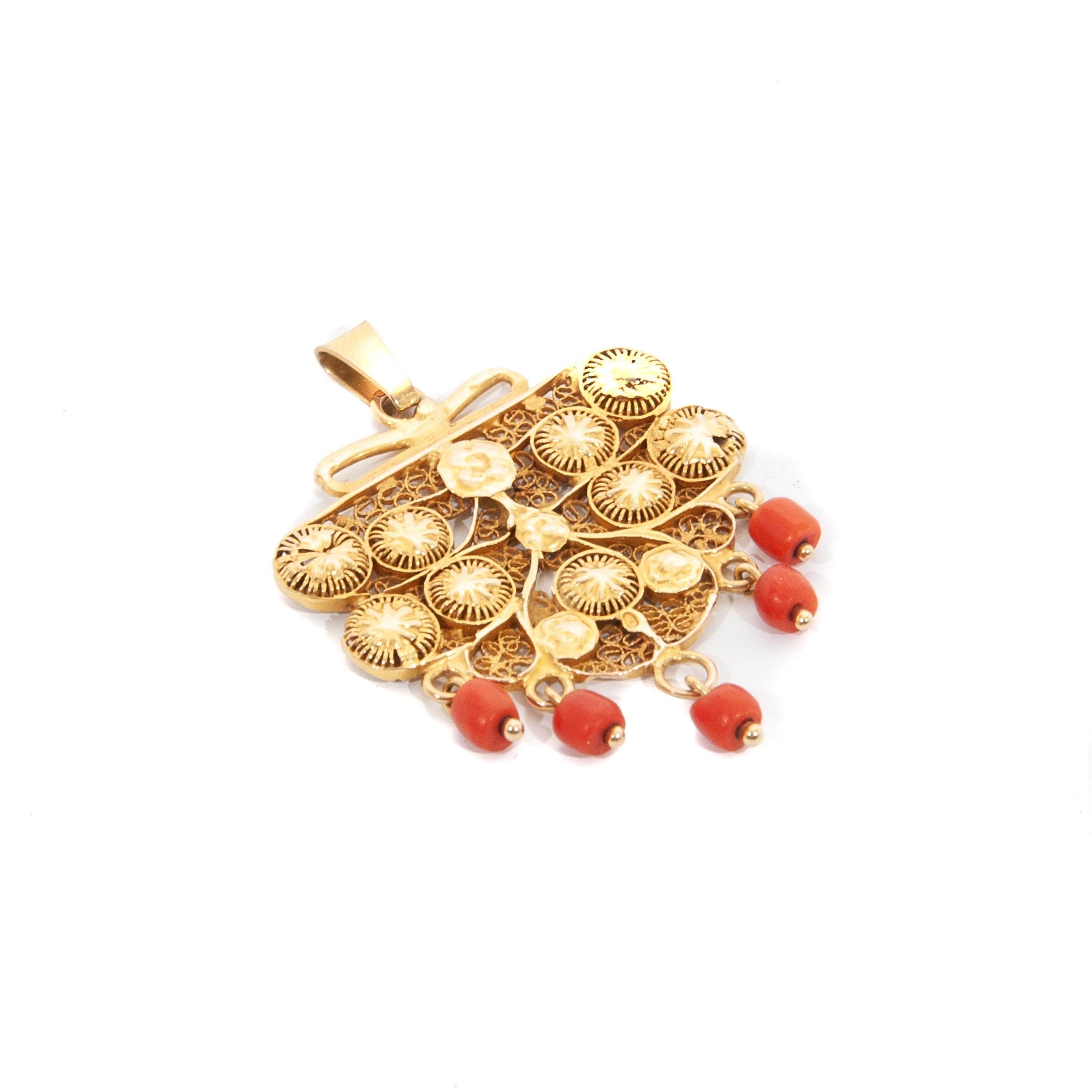 Victorian Antique Coral and Filigree 14K Gold Pendant For Sale