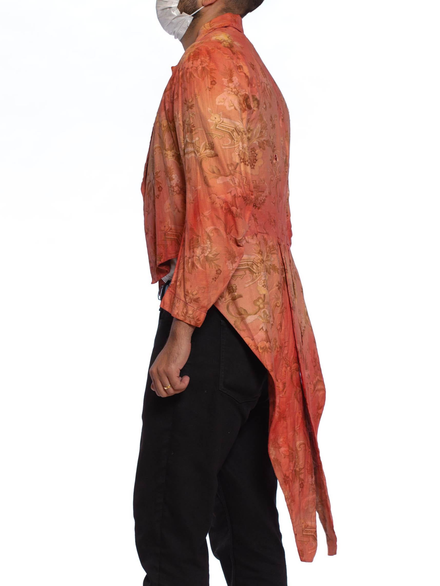 Viktorianische rot Baumwolle Tie Dye Rokoko Druck Herren Schleife Mantel Jacke im Zustand „Gut“ im Angebot in New York, NY