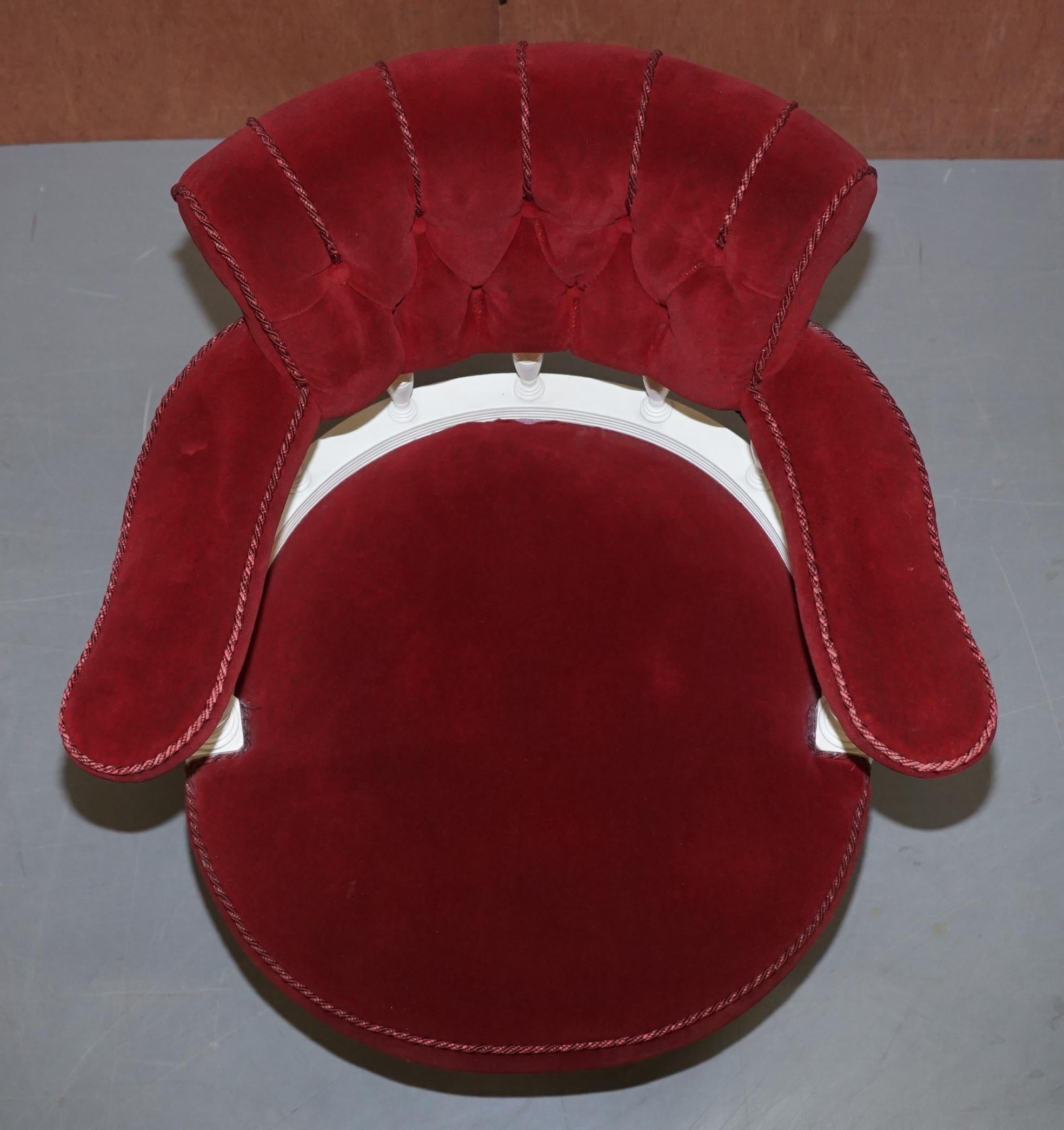 Anglais Fauteuil d'appoint victorien en chêne rembourré et encadré de velours rouge pour petits capitains en vente