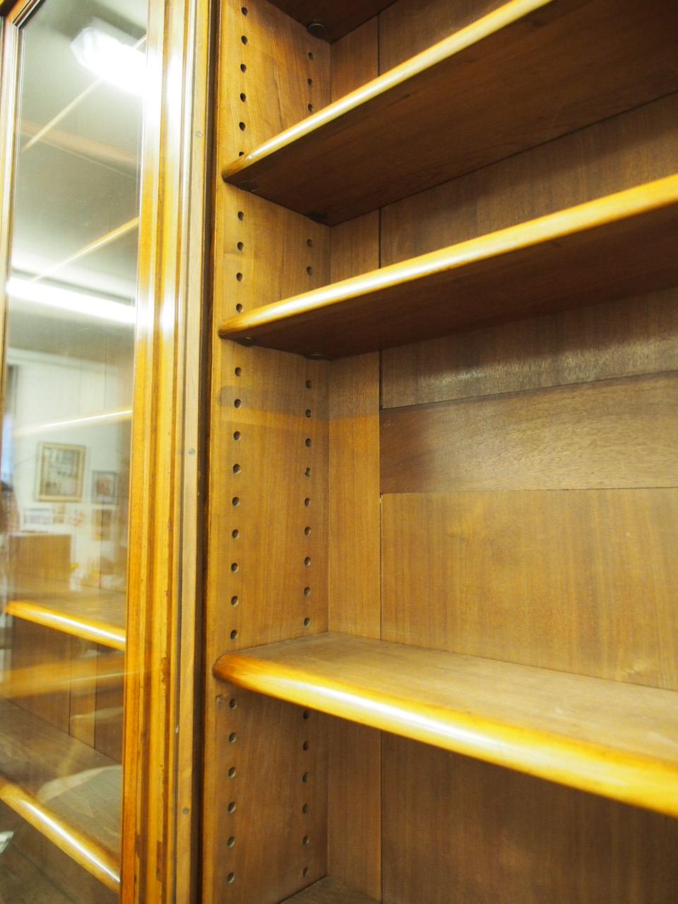 Victorian Red Walnut Cabinet Bookcase or Display Cabinet, circa 1880 In Good Condition In Edinburgh, GB