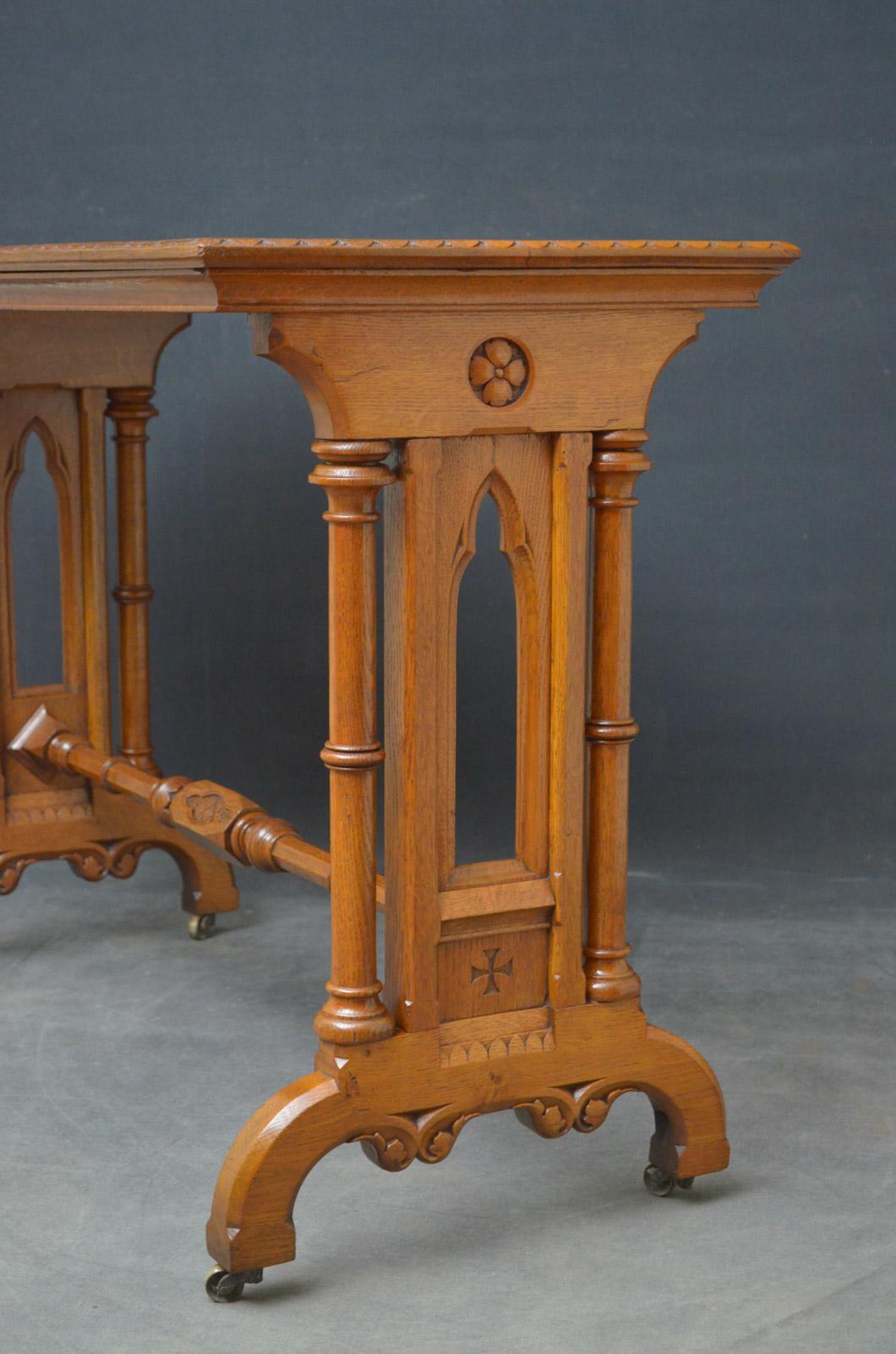 Victorian Reformed Gothic Oak Table In Good Condition In Whaley Bridge, GB