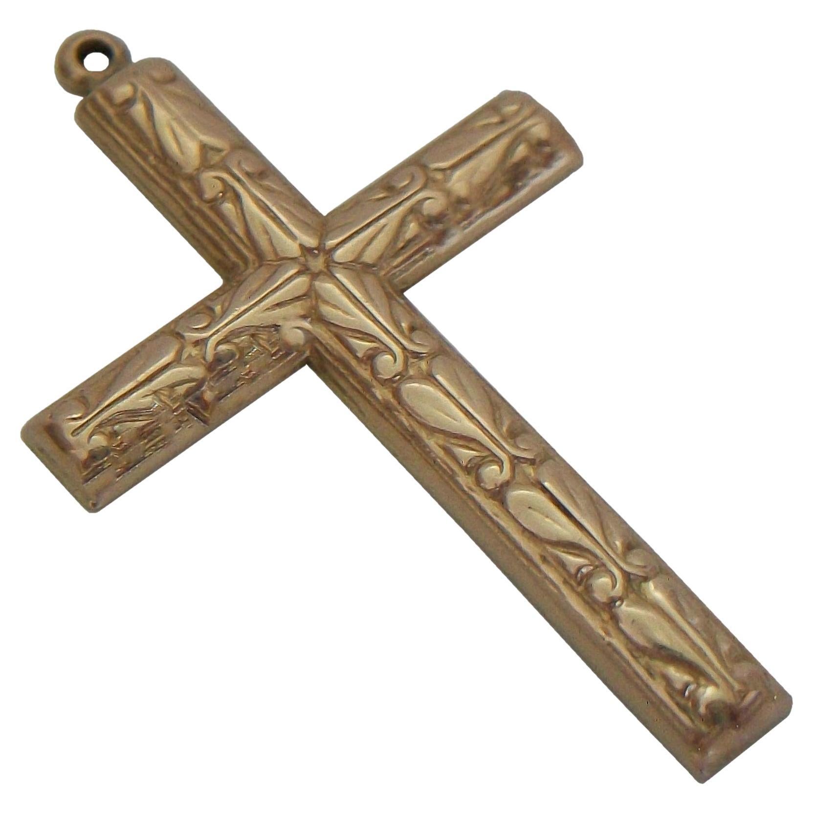 Victorian Renaissance Revival 14K Gold Cross Pendant - Unisex - E.U. - C.1900 For Sale