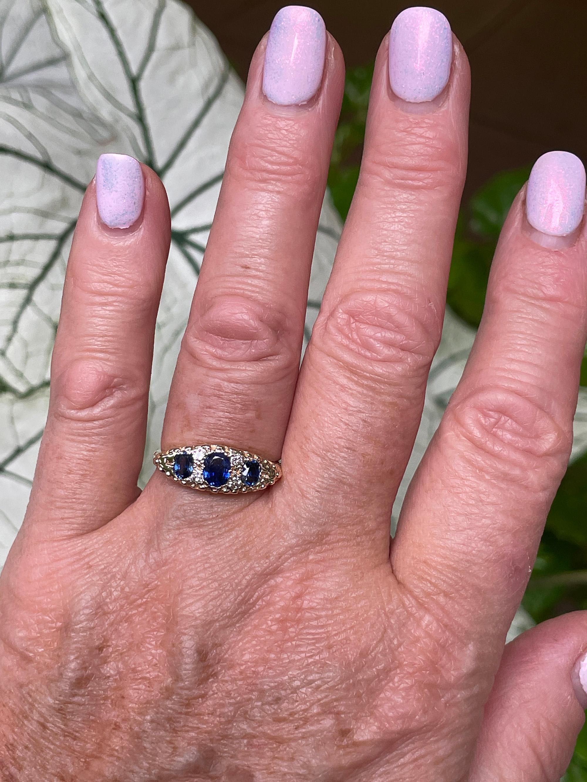 Victorian Revival 1.09ct Vintage GIA  Sapphire & Diamond Trilogy 16k Gold Ring For Sale 9