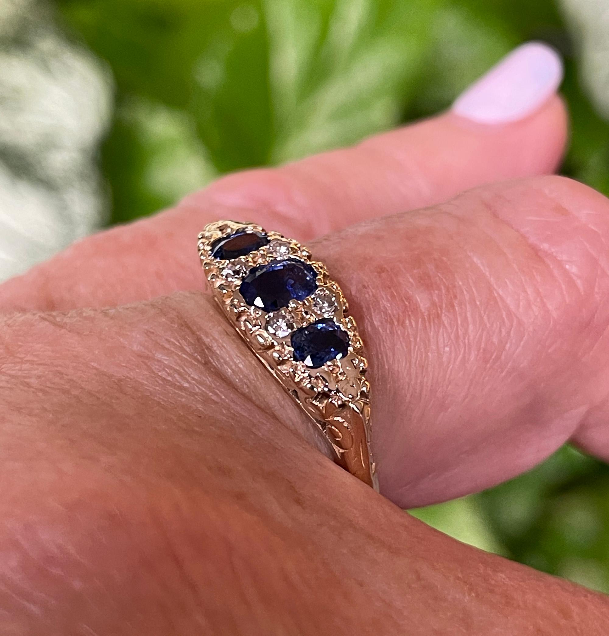 Victorian Revival 1.09ct Vintage GIA  Sapphire & Diamond Trilogy 16k Gold Ring For Sale 11