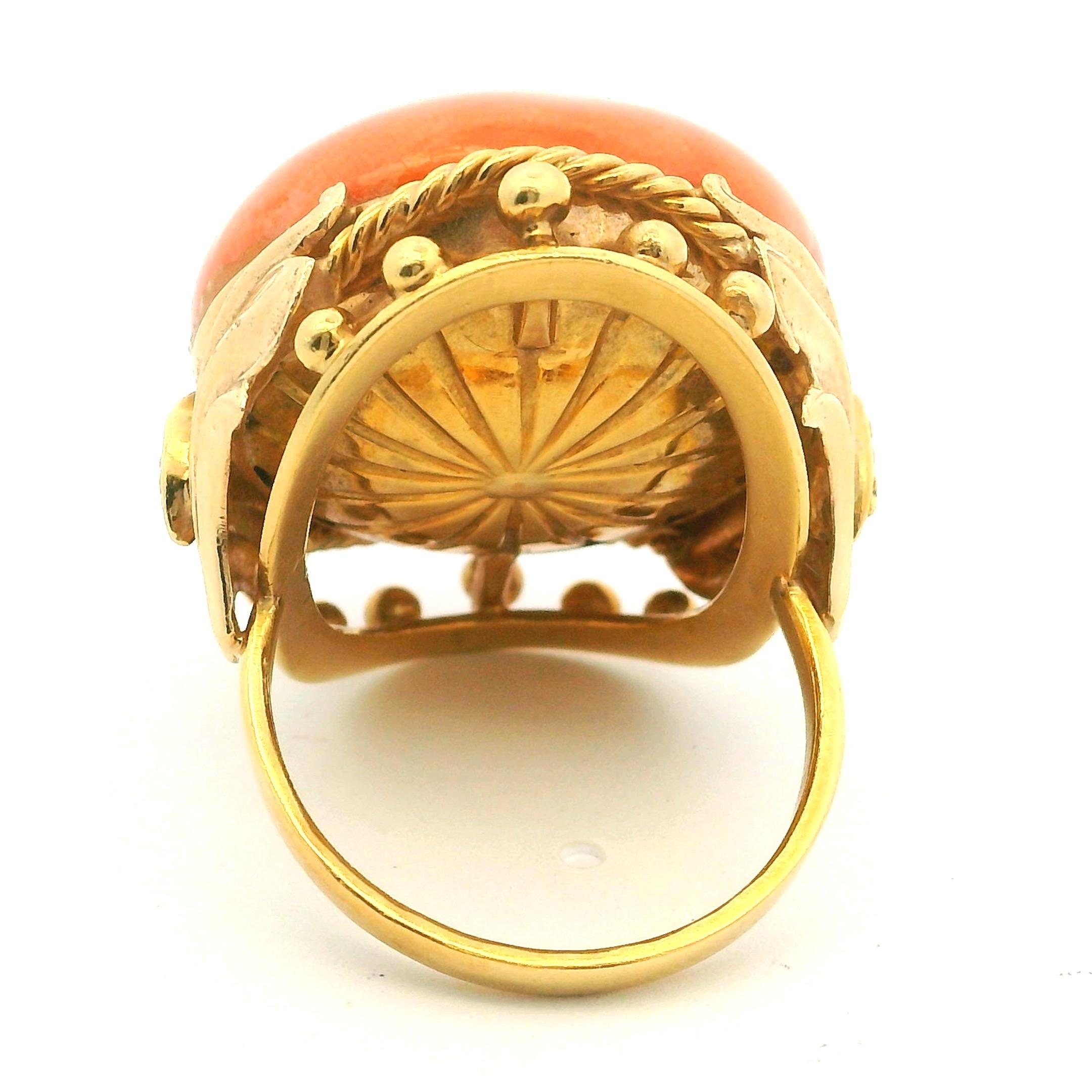 Anello di corallo rotondo e diamanti in oro giallo 14 carati, misura 8 in vendita 5
