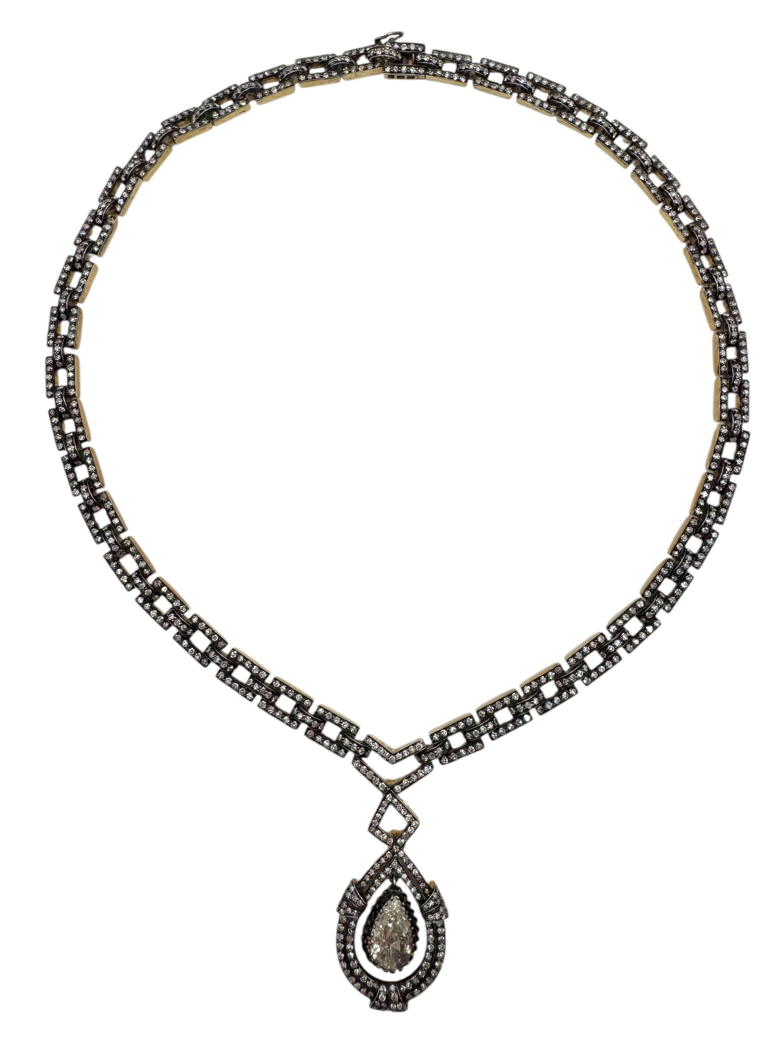 Taglio a goccia Collana di diamanti in oro e argento 18 carati in stile vittoriano-rinascimentale in vendita