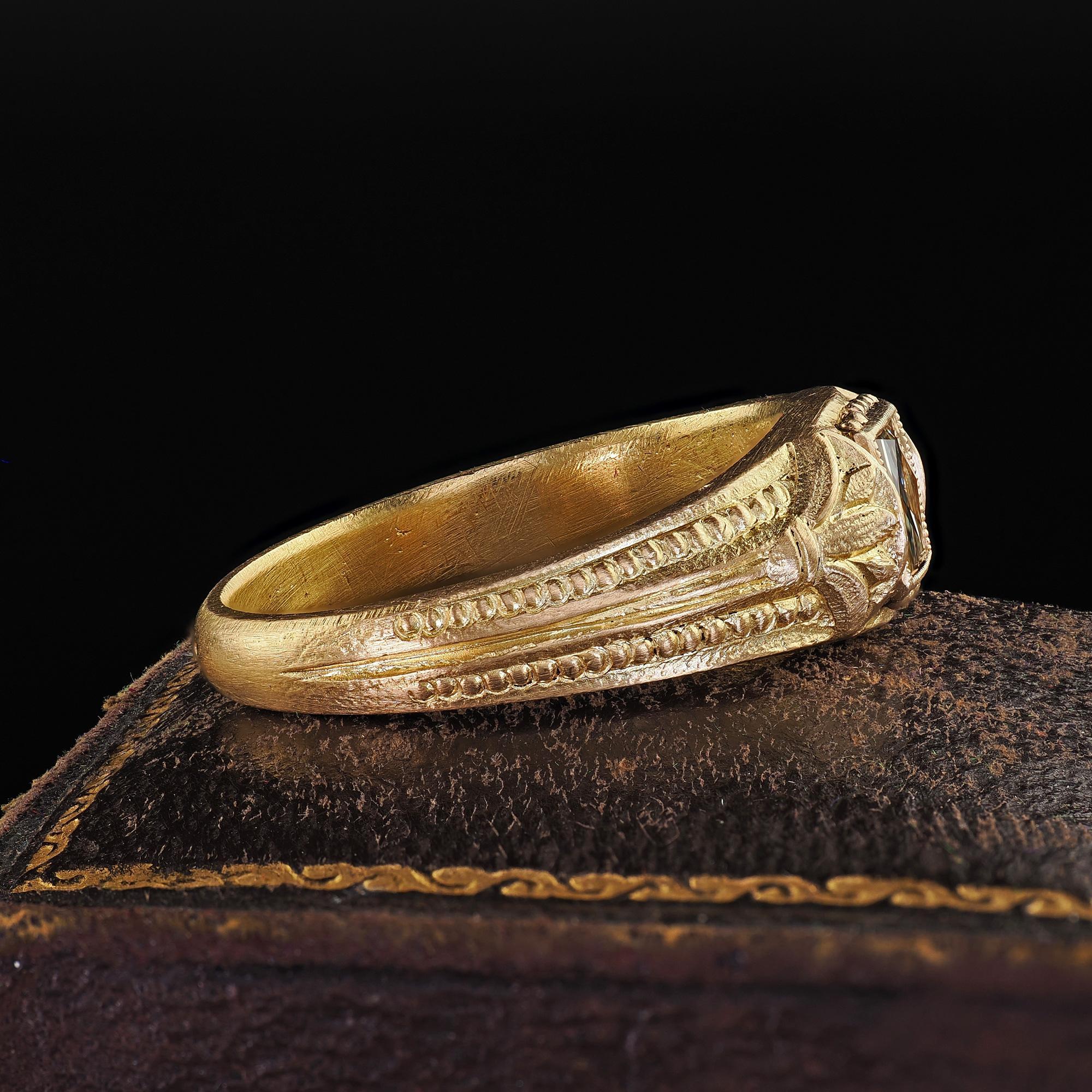Taille française Bague de fiançailles française de style néo- victorien en or vert 18 carats avec diamant taille française en vente