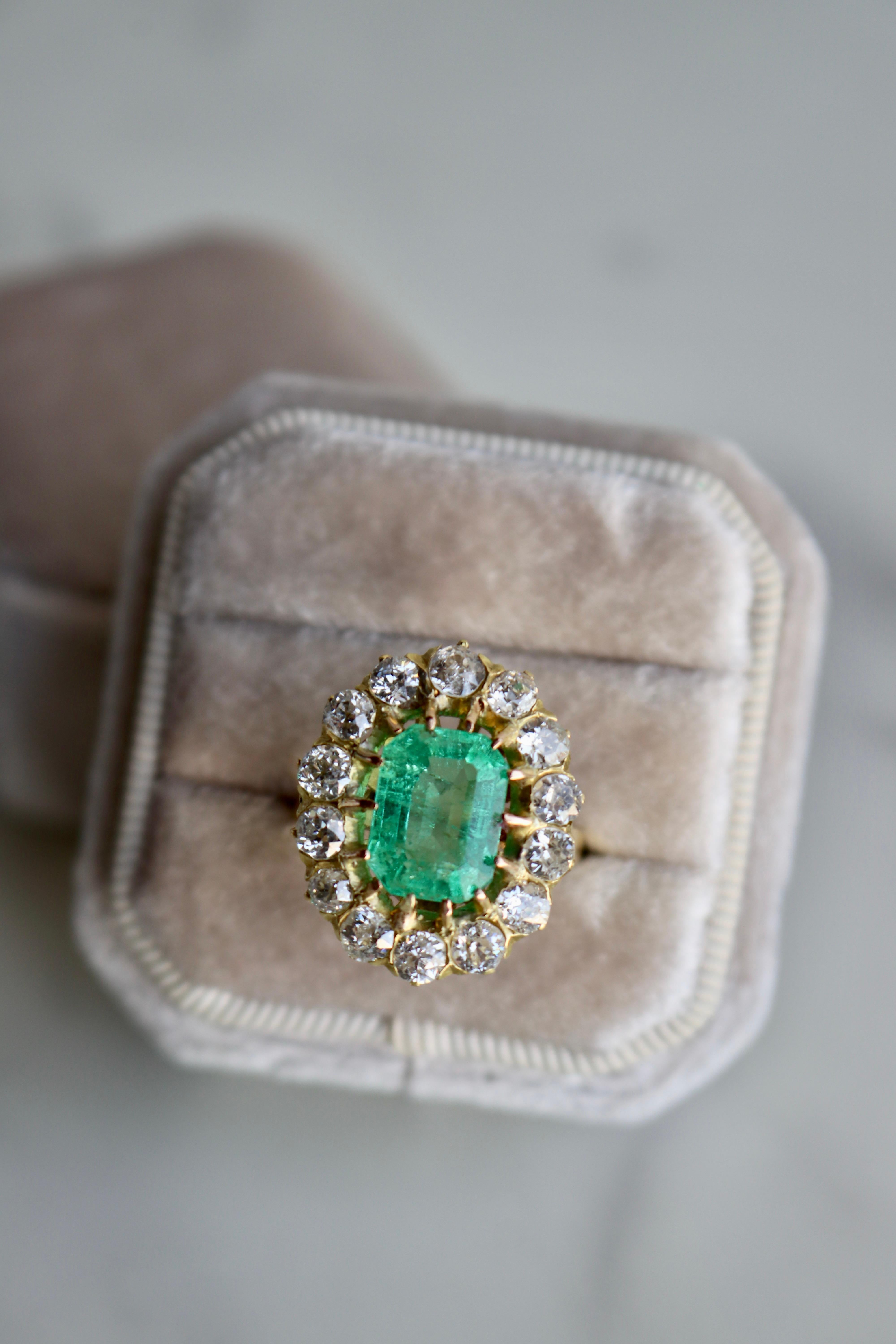 Victorian Revival GIA 2.50 Carat Colombian Emerald Diamond 18k Gold Cluster Ring For Sale 1