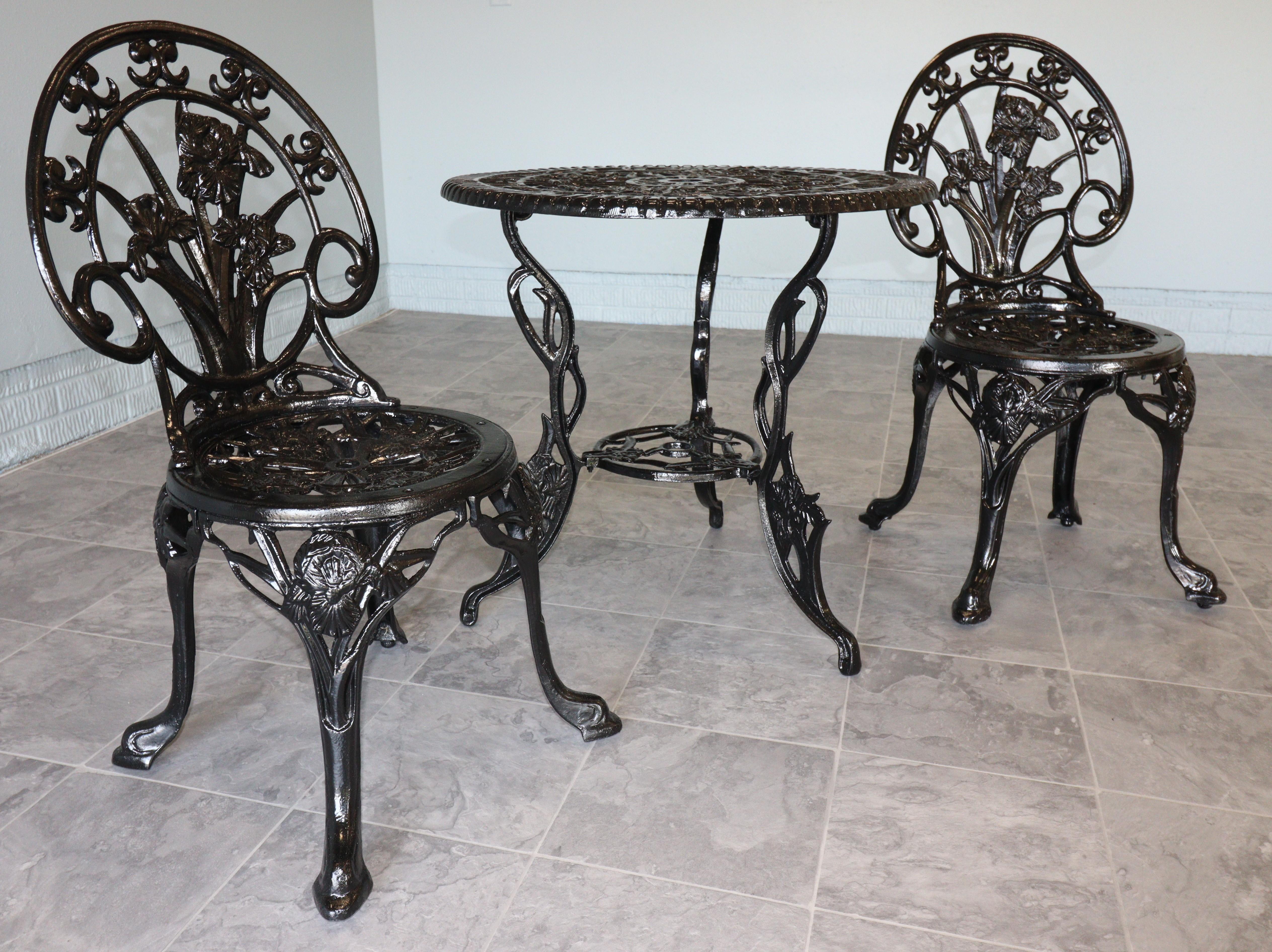 Victorian Revival Iris themed bistro set In Good Condition For Sale In Omaha, NE
