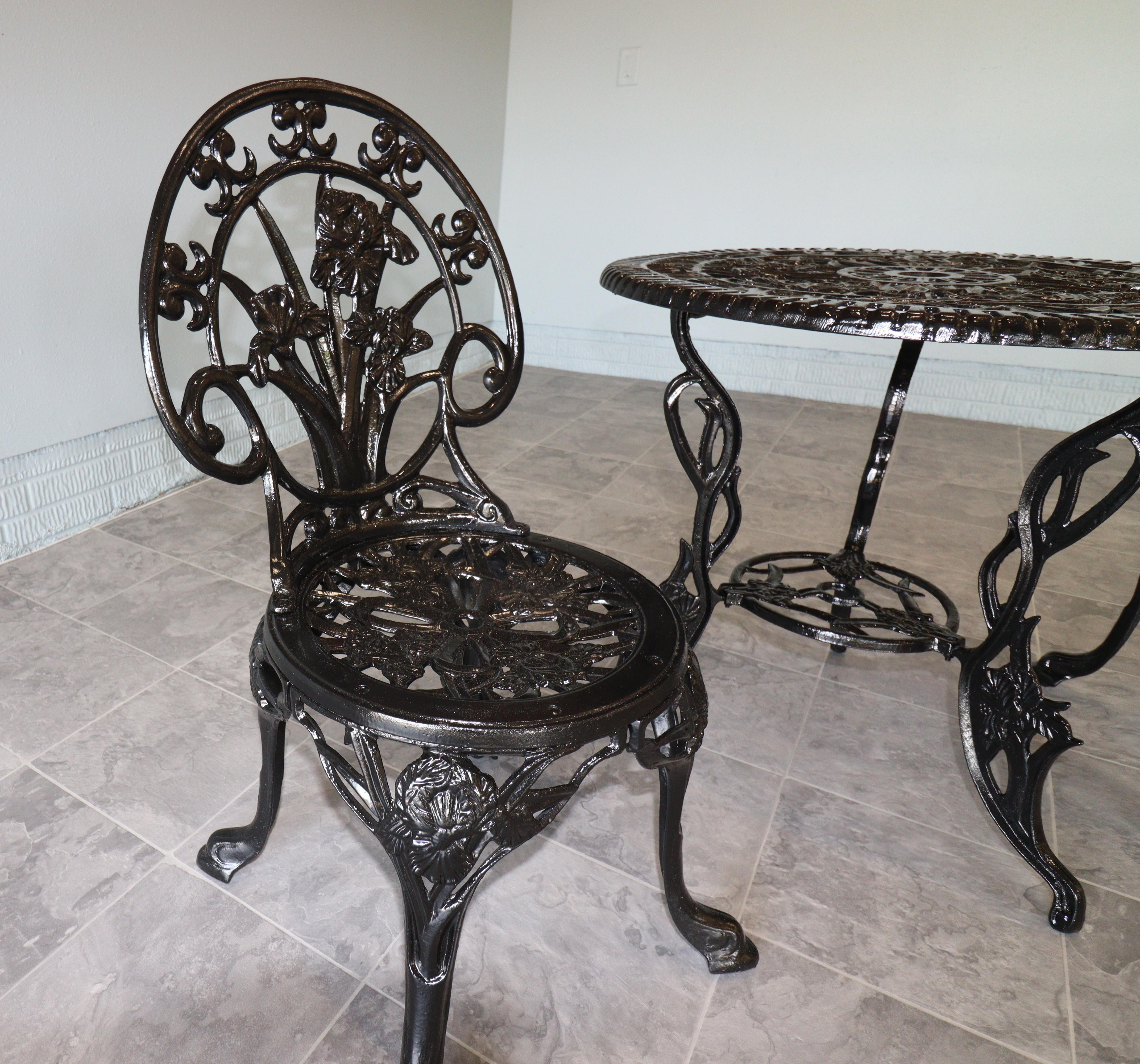 20th Century Victorian Revival Iris themed bistro set For Sale