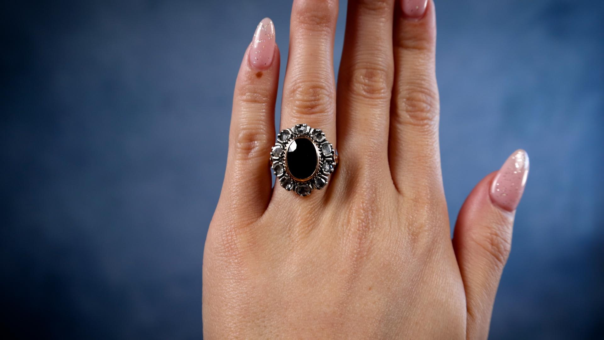 Viktorianischer Revival Italienischer Saphir und Diamant 18k Gelbgold Cluster-Ring (Gemischter Schliff) im Angebot