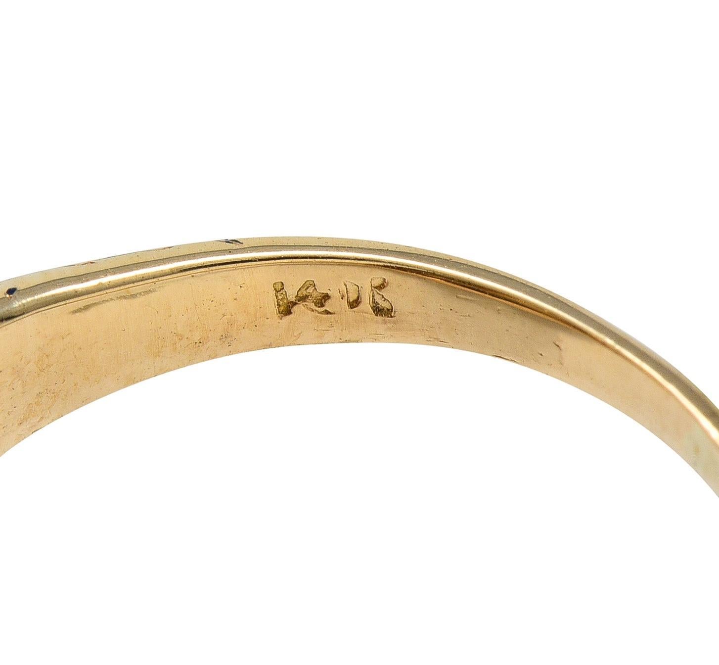 Taglio rotondo Anello aureola vintage in oro 14 carati con perle e diamanti di epoca rinascimentale in vendita