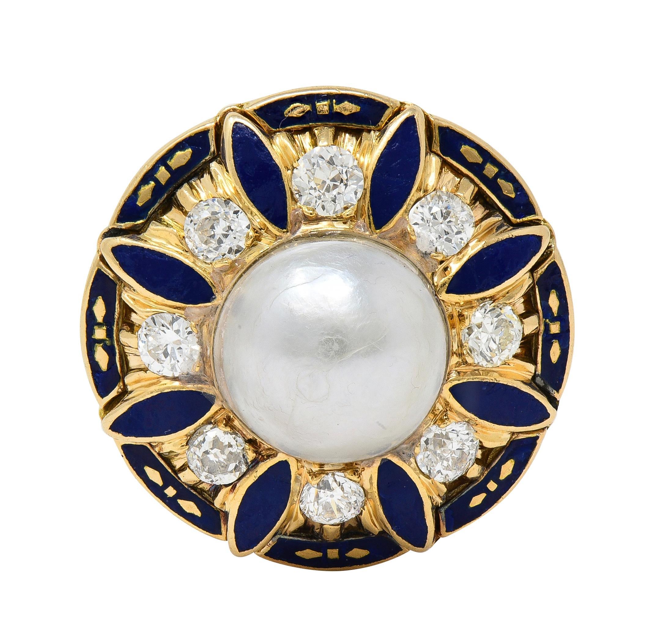 Anello aureola vintage in oro 14 carati con perle e diamanti di epoca rinascimentale in vendita 2