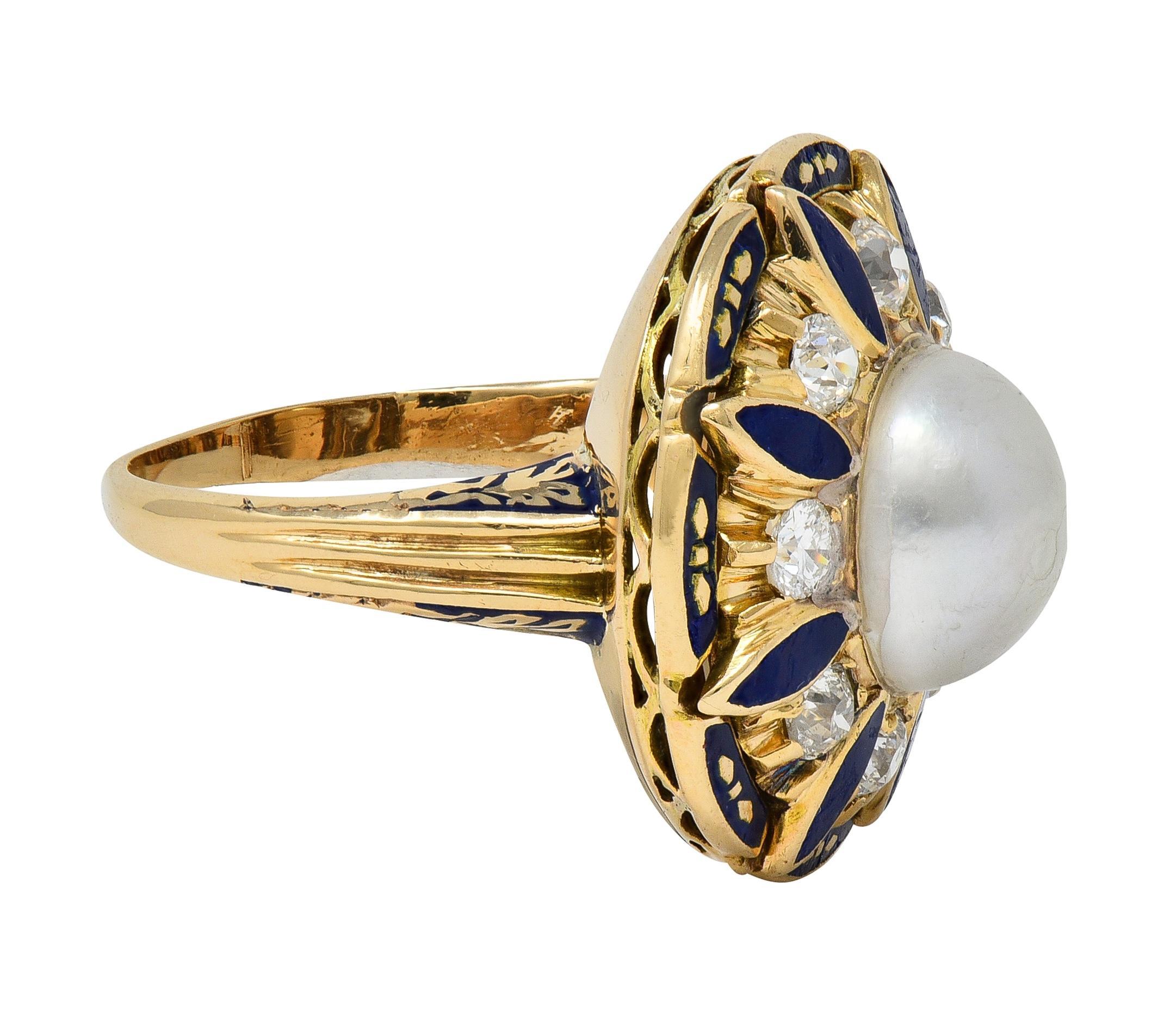 Anello aureola vintage in oro 14 carati con perle e diamanti di epoca rinascimentale in vendita 3