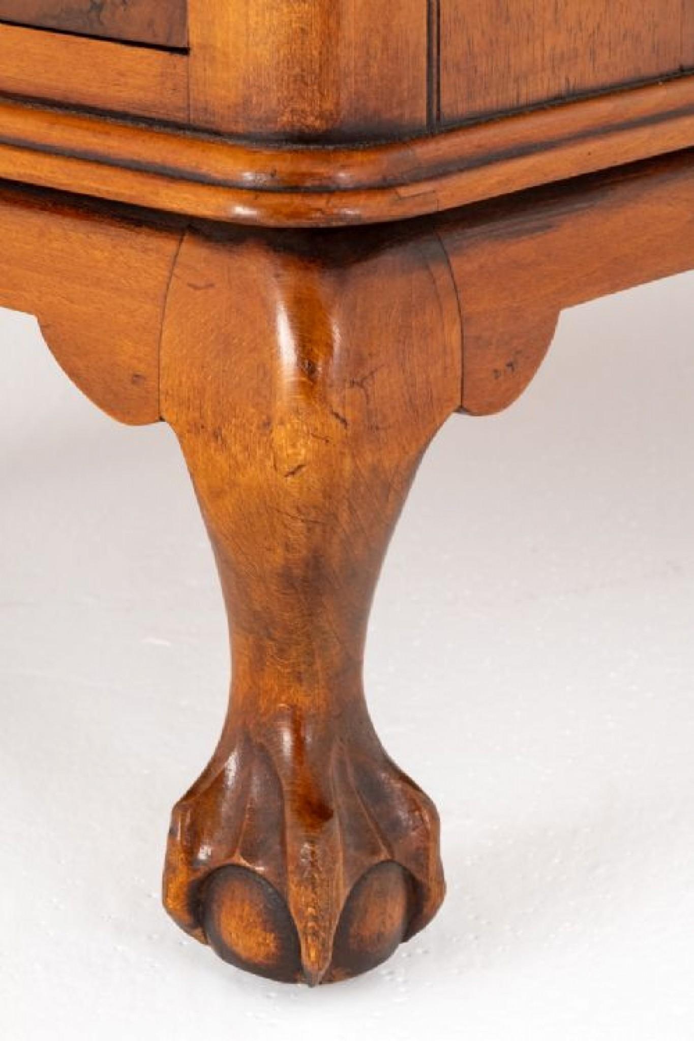 Victorian Revival Pedestal Desk Walnut For Sale 4