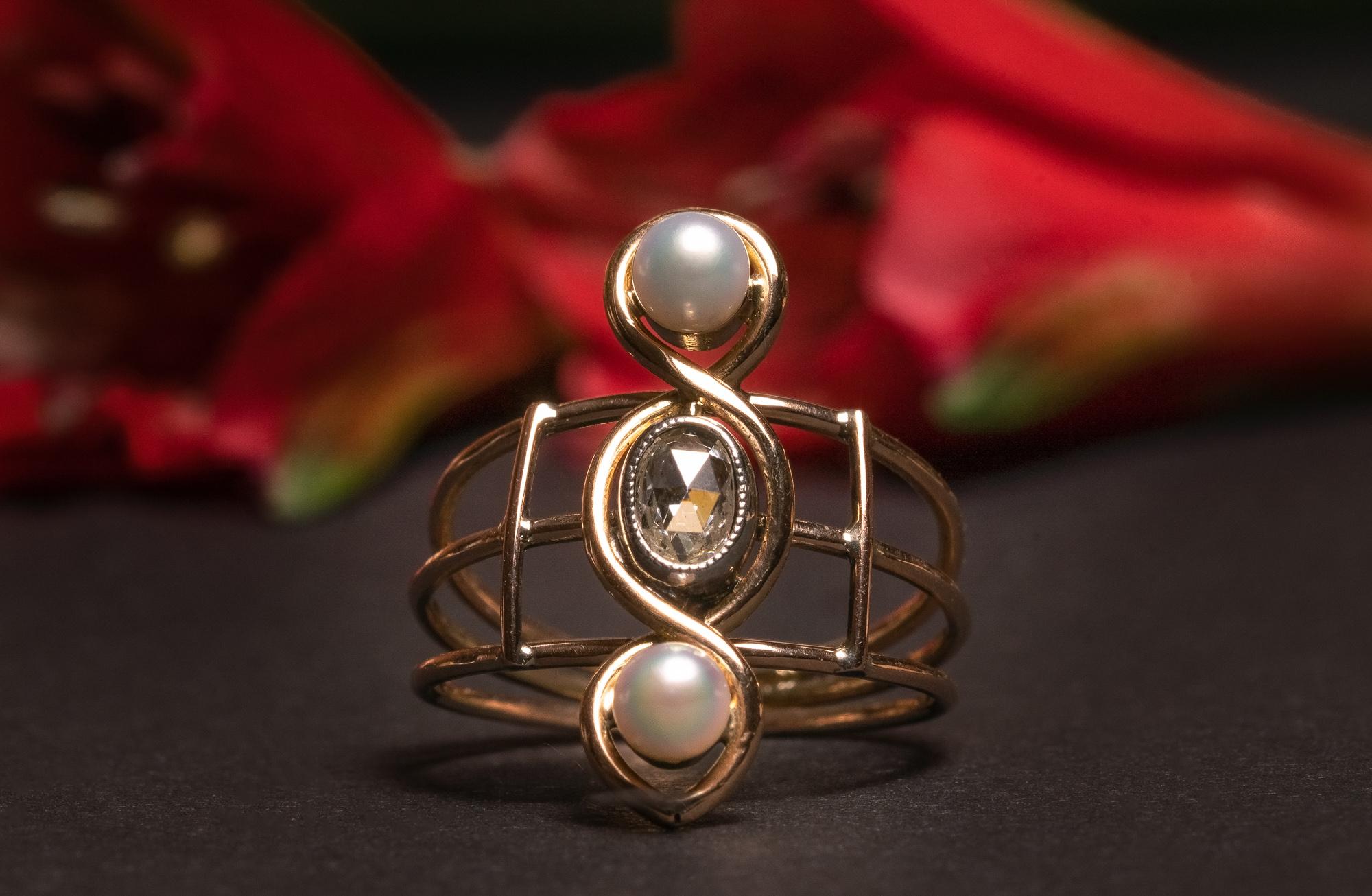 Women's Victorian Revival Rose Cut Diamond Trilogy Ring 0.8CT Oval Rose Cut Diamond Ring For Sale