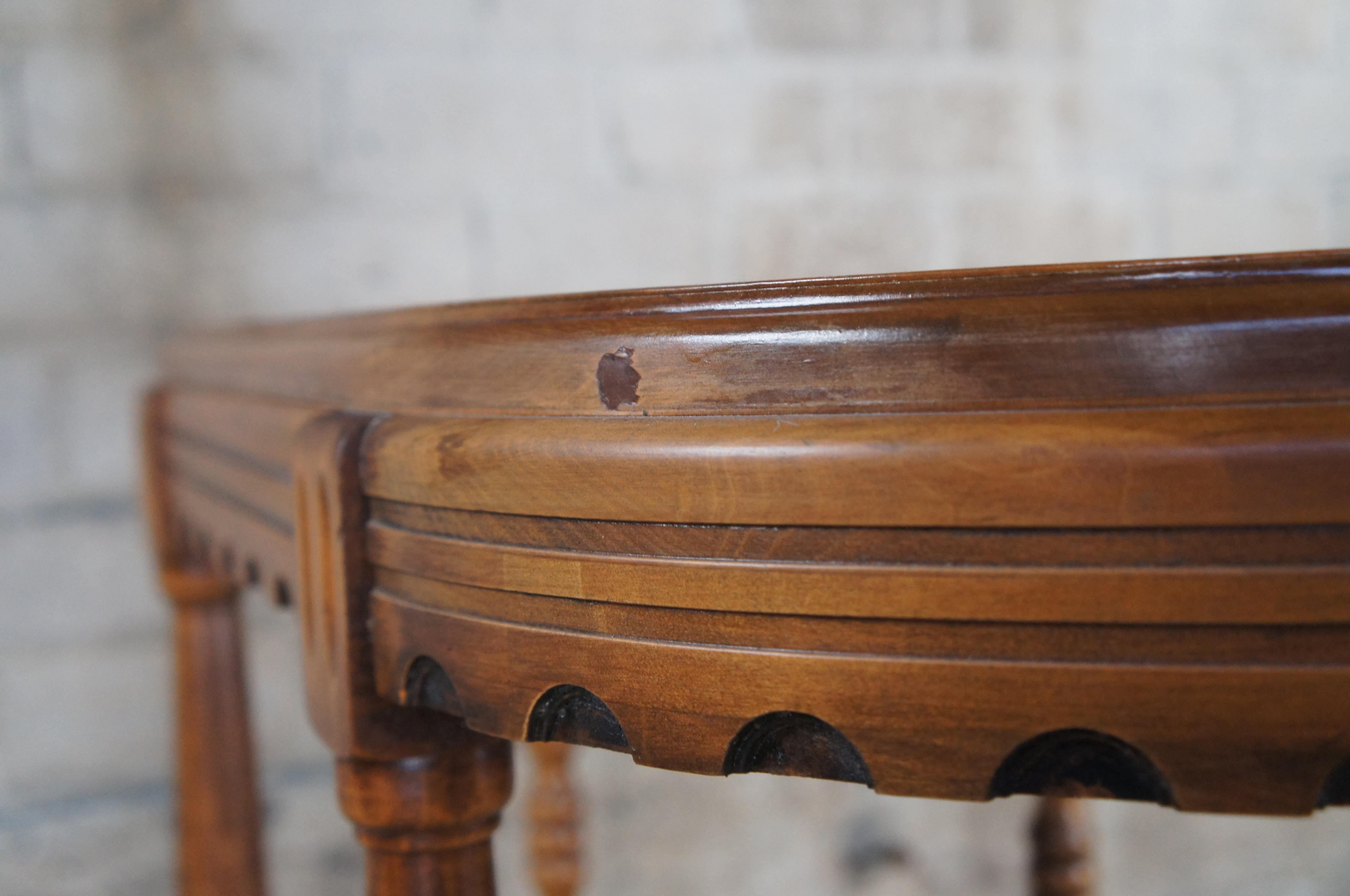 Table de salon ovale en noyer de style Revive 30