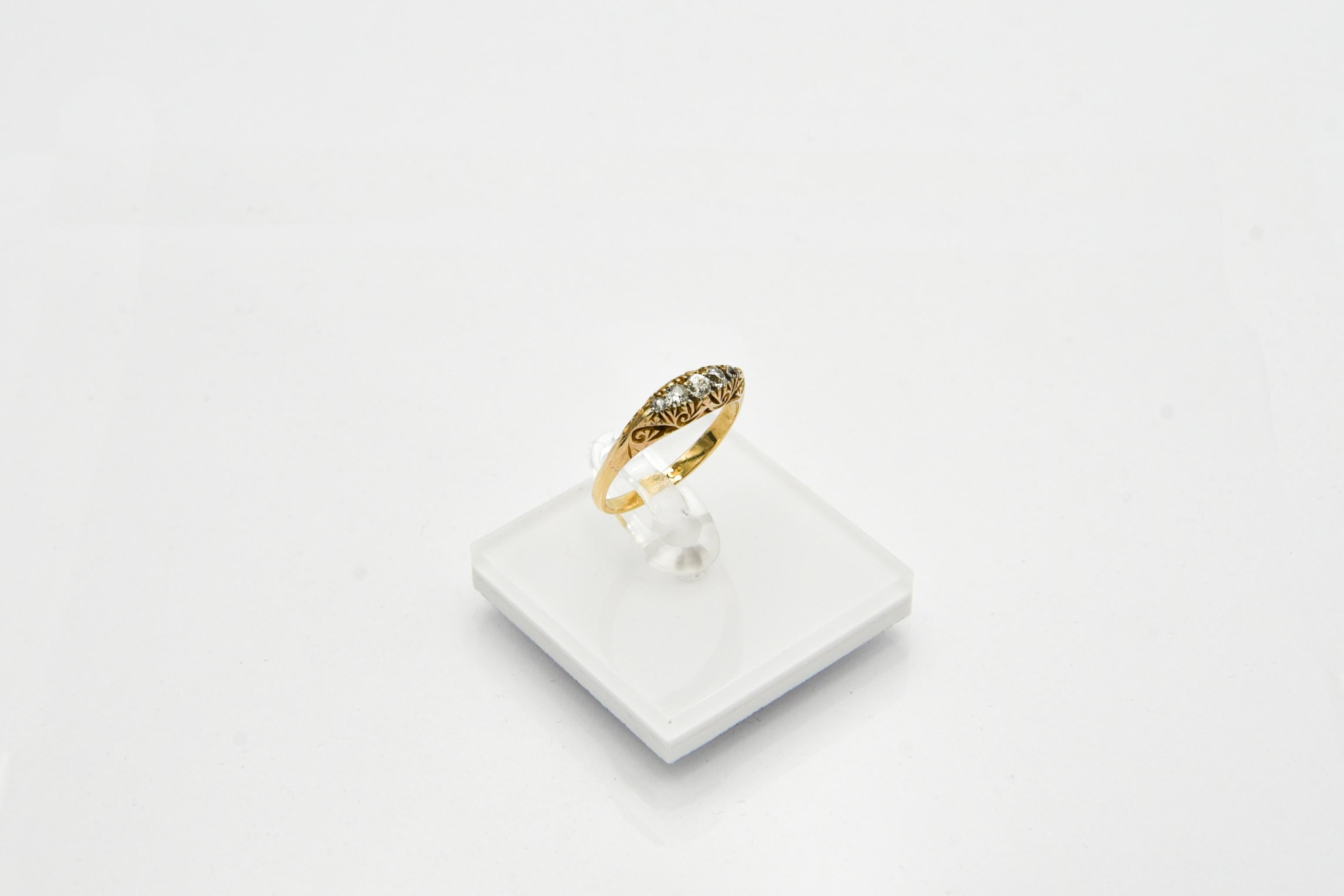 Viktorianischer Ring mit fünf Diamanten im Altschliff, Großbritannien, um 1900. für Damen oder Herren im Angebot