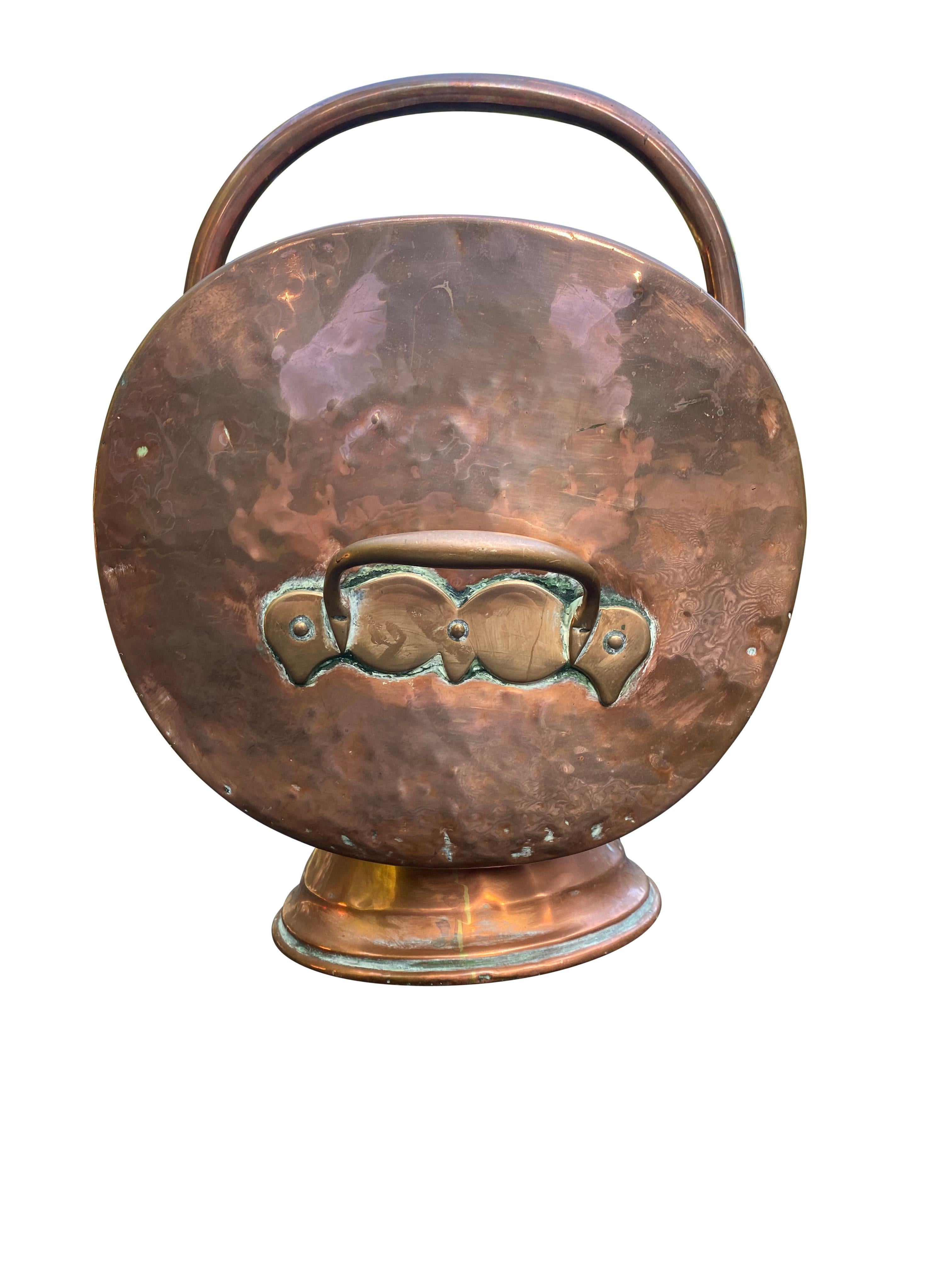 Victorian Riveted Copper Brass Coal Bucket with Handled Helmet, 19th Century For Sale 3