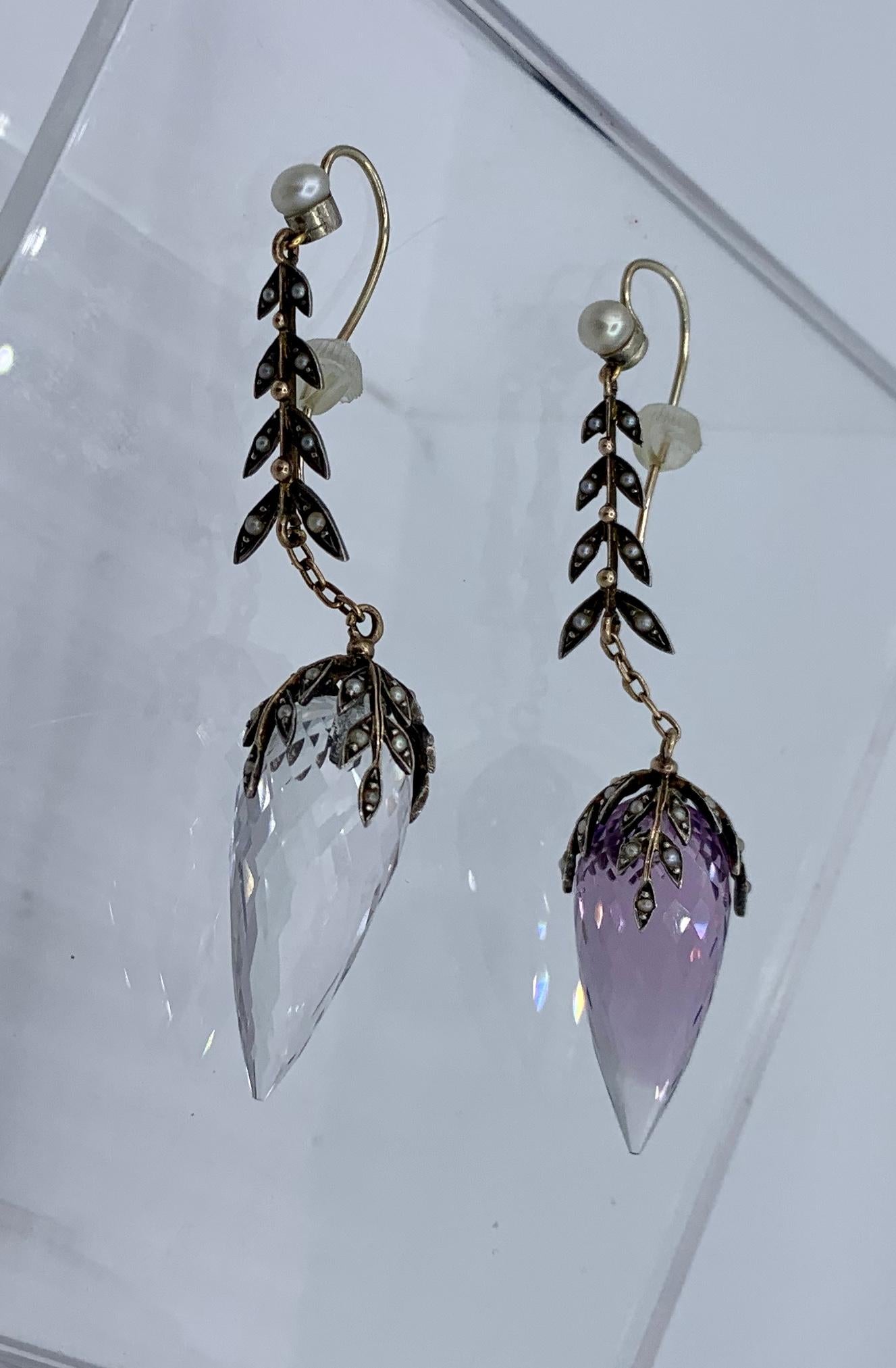 Victorien Pendants d'oreilles victoriens en or avec perles de cristal de roche de trois pouces en vente