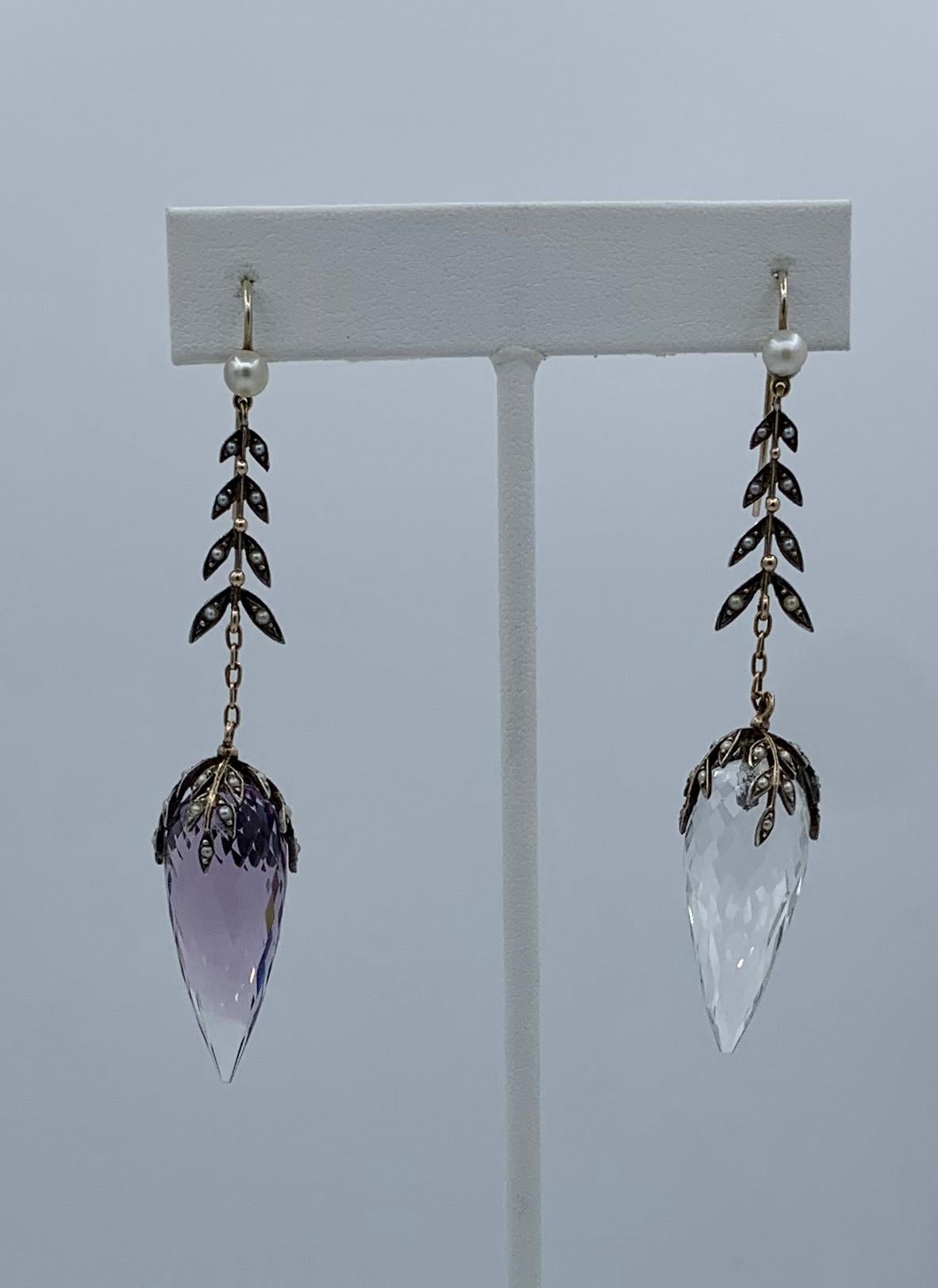 Pendants d'oreilles victoriens en or avec perles de cristal de roche de trois pouces Bon état - En vente à New York, NY