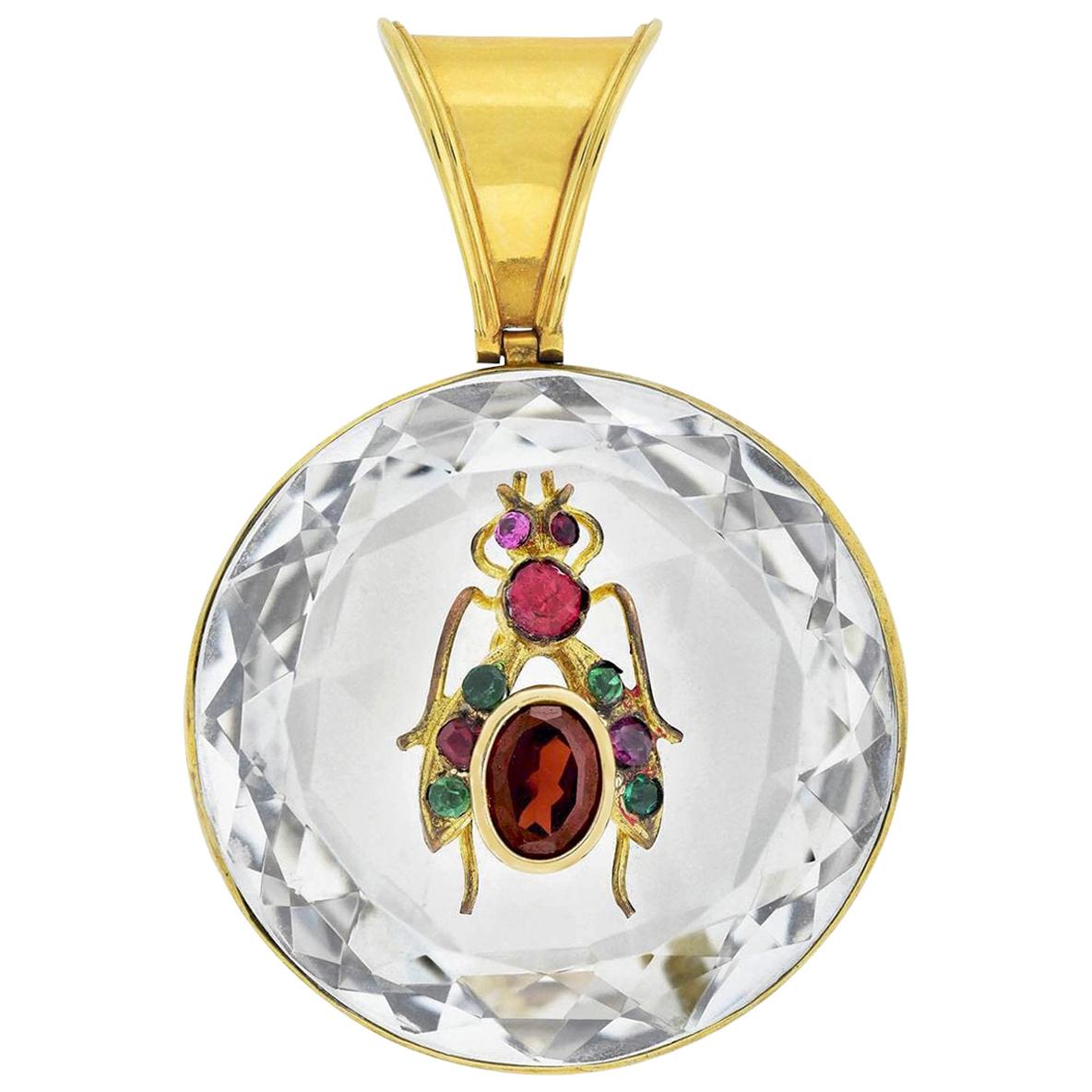 Pendentif victorien en cristal de roche, rubis, grenat et émeraude incrusté en vente