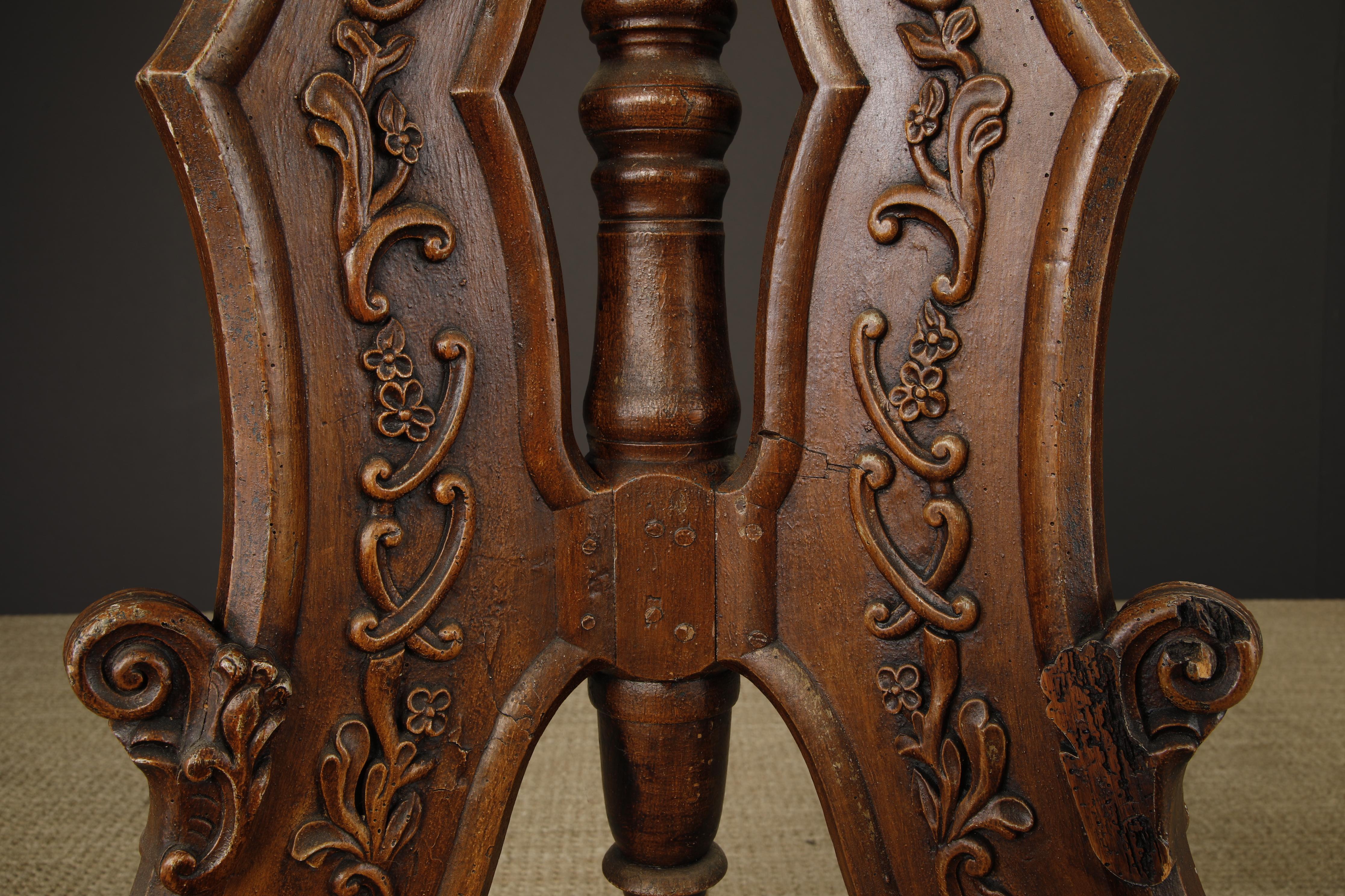 Américain Victorian Rococo Revival Rotating Double Lectern with Candleholders, c 1850-1880 en vente