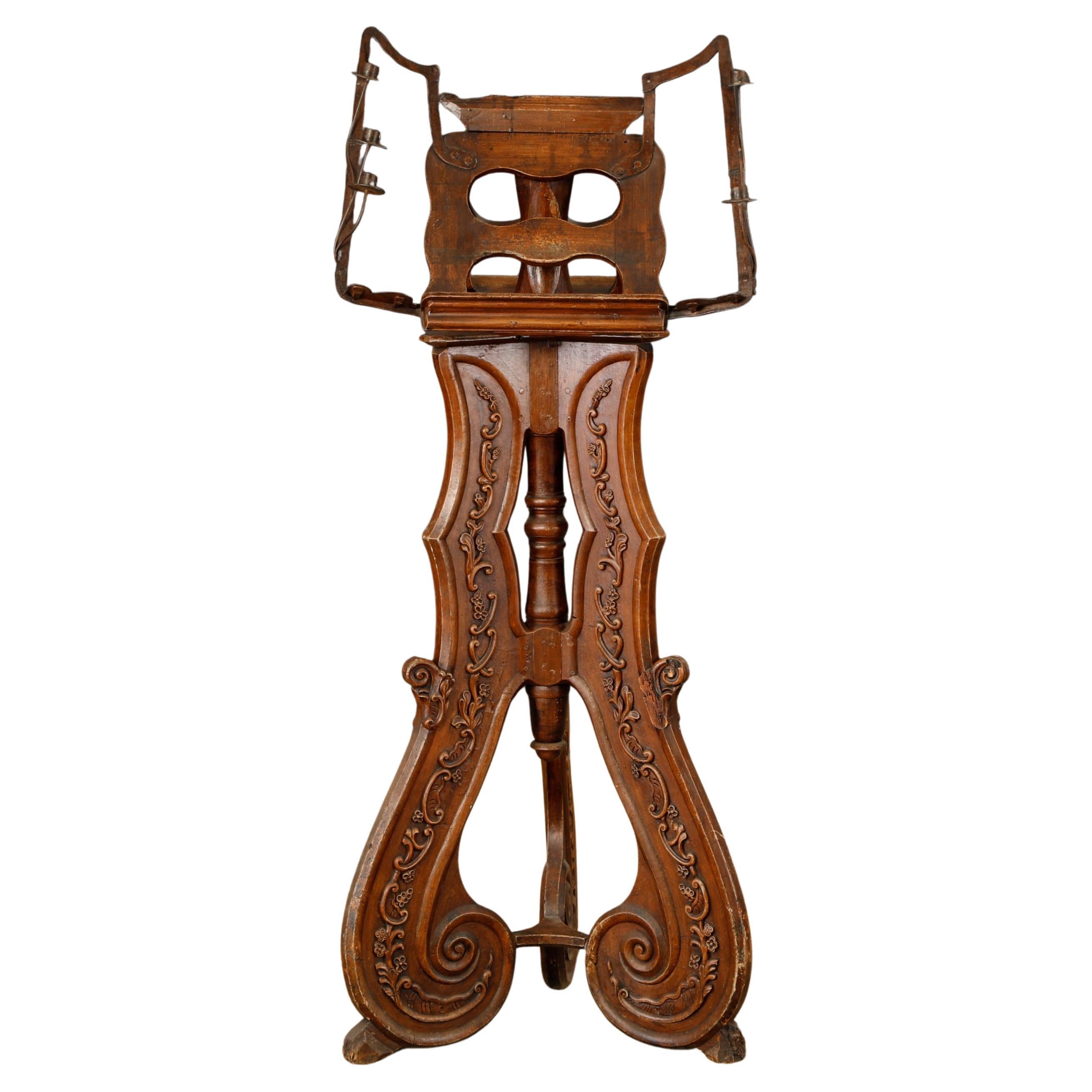 Victorian Rococo Revival Rotating Double Lectern with Candleholders, c 1850-1880 en vente