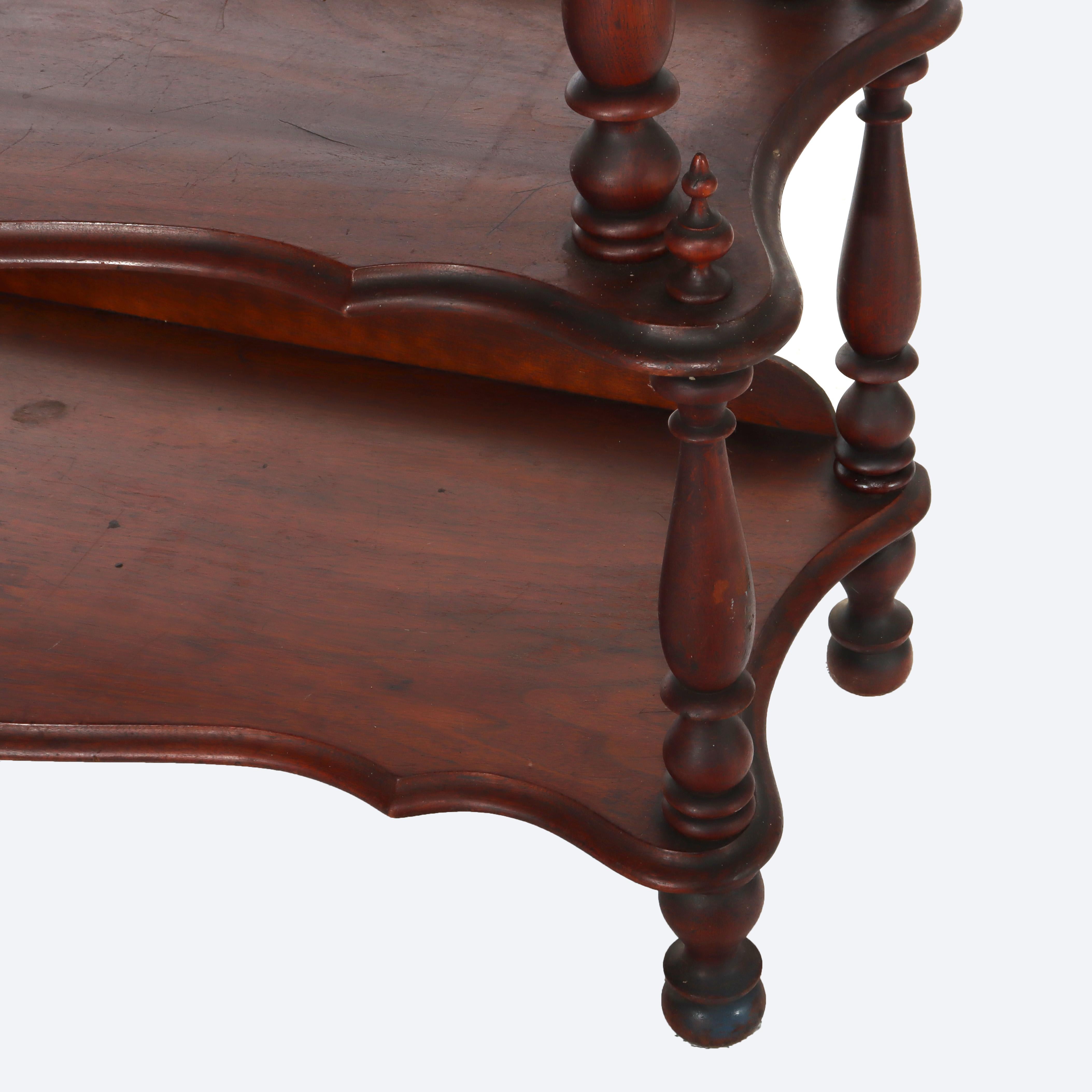 Etapa victoriana rococó de nogal con frente abatible C1890 en venta 3