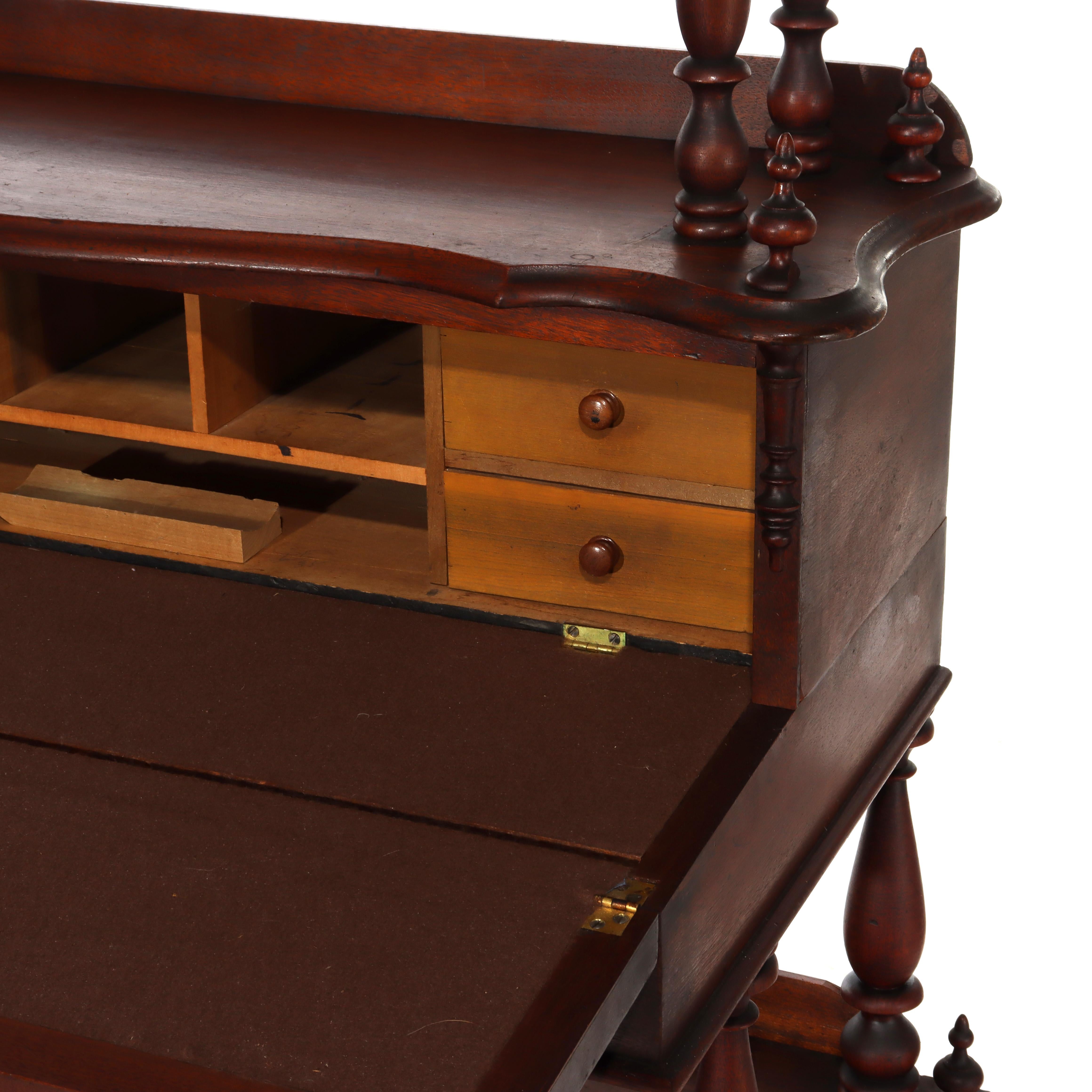 Etapa victoriana rococó de nogal con frente abatible C1890 en venta 4