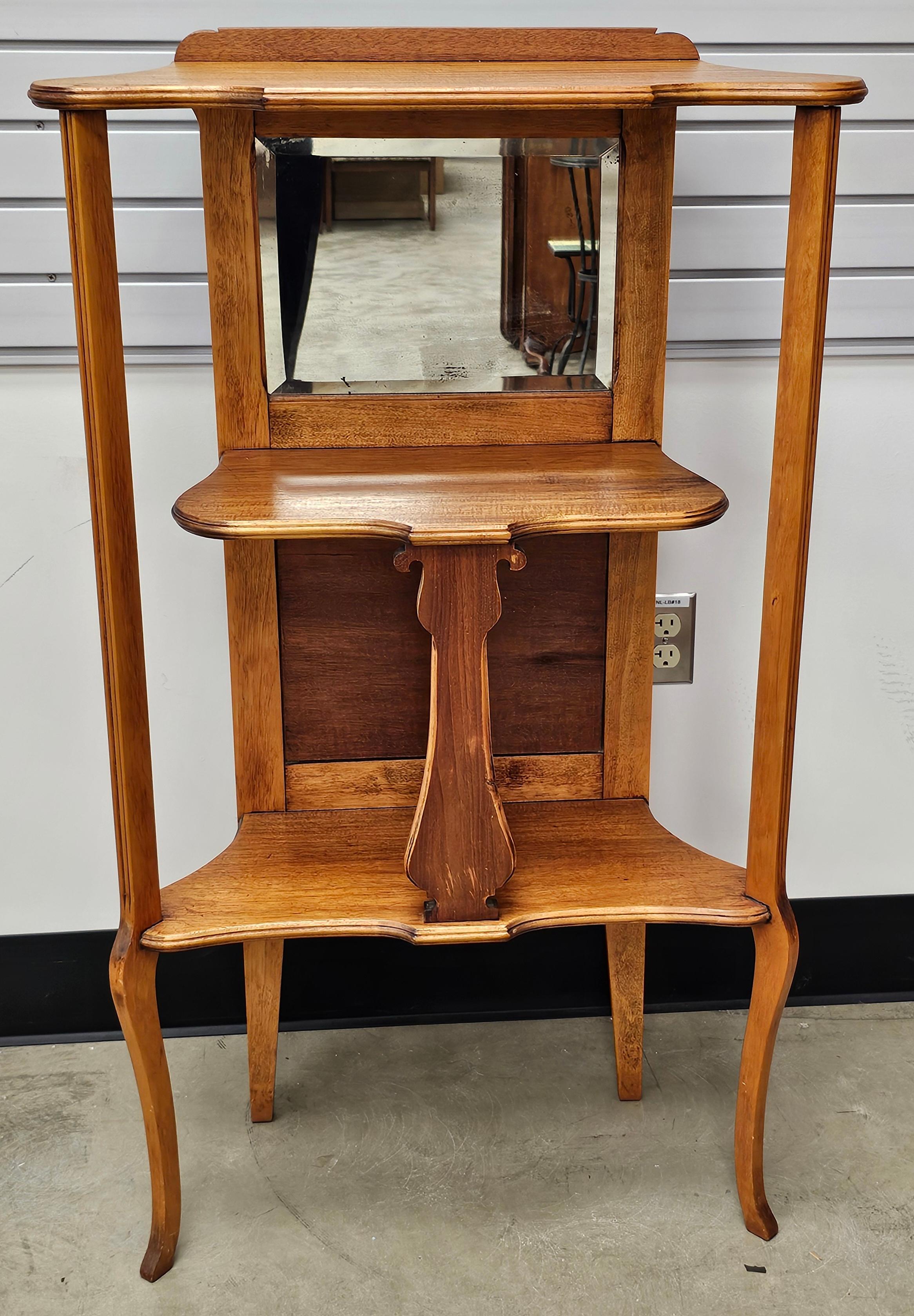 Etapa Victoriana con Espejo Parcial en Madera Satinada de Estilo Rococó Victoriano tardío en venta