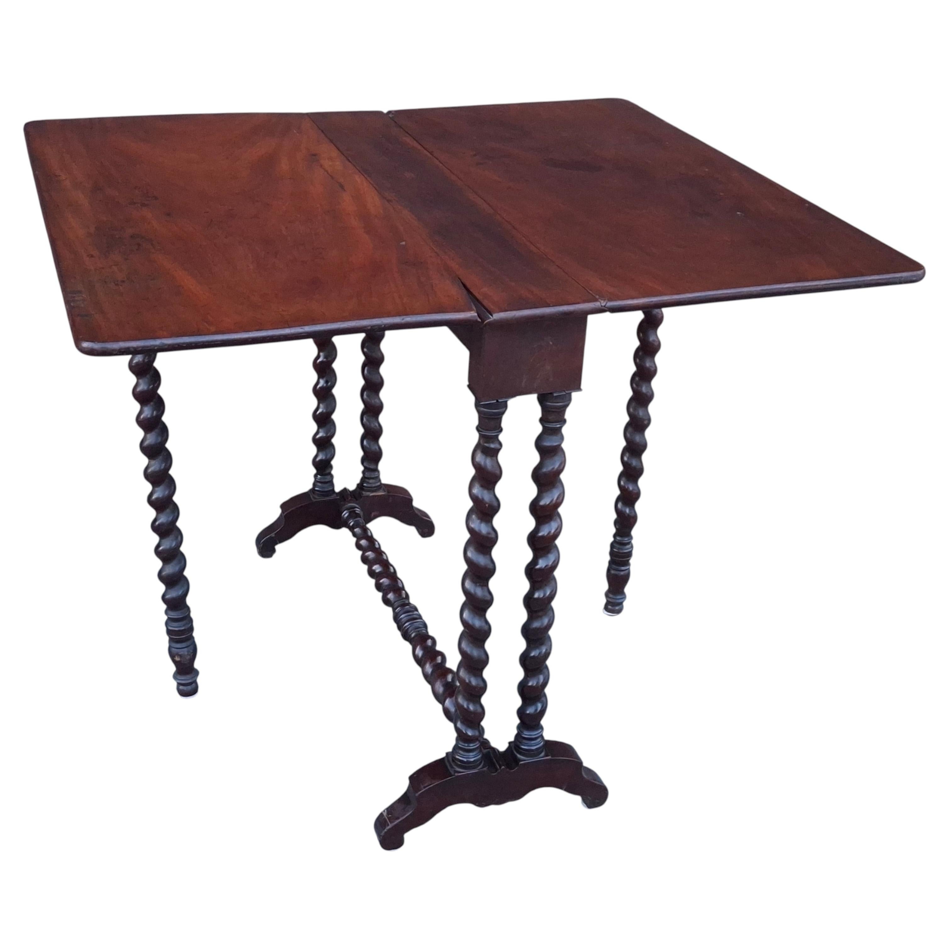 Victorian Rococo Style Walnut Drop-Leaf Sunderland Table For Sale