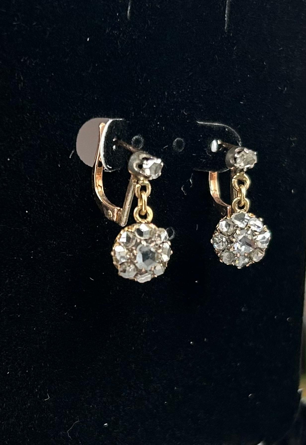 Charm of the Past, Brilliance of Today: Discover the enchanting beauty of our Victorian-era rose cut diamond drop earrings. These bewitching gray candlelight earrings, crafted during the late Victorian period, are timeless elegance.

Exquisite