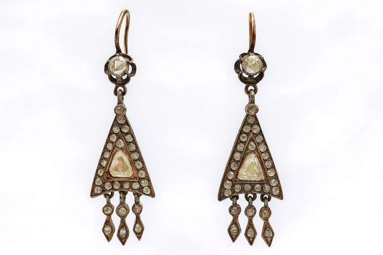 Boucles d'oreilles victoriennes à diamant taillé en rose, vers 1870 en vente 1