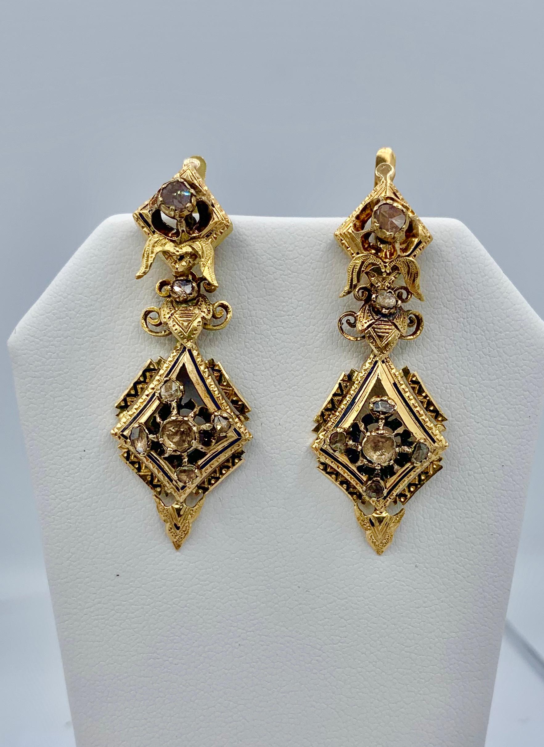 Boucles d'oreilles pendantes jour/nuit en or 18 carats avec diamant taillé en rose et émail Rare Bon état - En vente à New York, NY