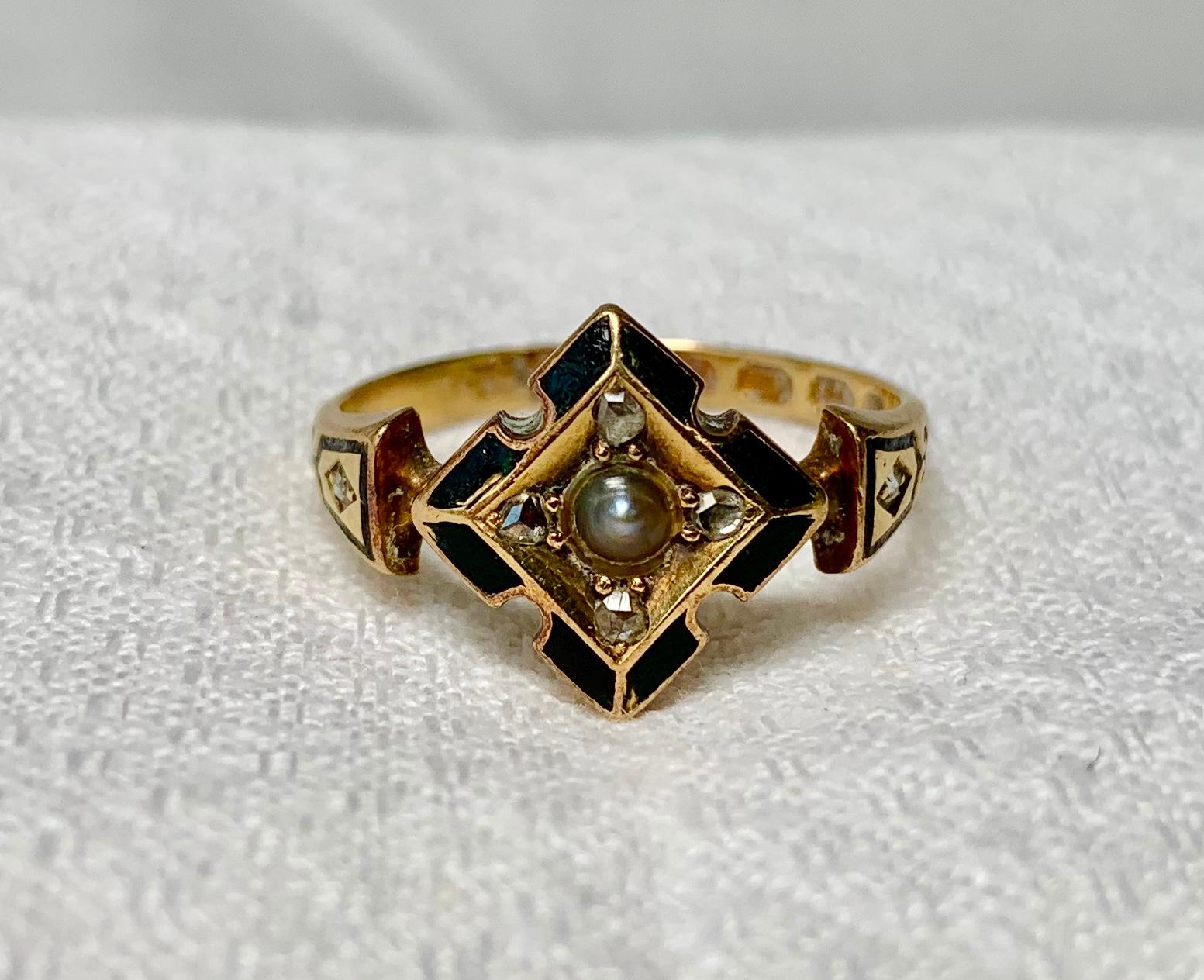 Victorian Rose Cut Diamond Enamel Locket Mourning Ring 18 Karat Gold Pearl In Good Condition In New York, NY