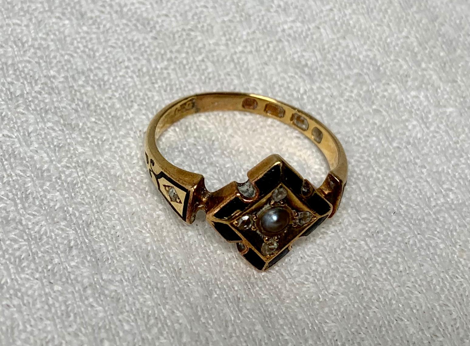 Women's Victorian Rose Cut Diamond Enamel Locket Mourning Ring 18 Karat Gold Pearl