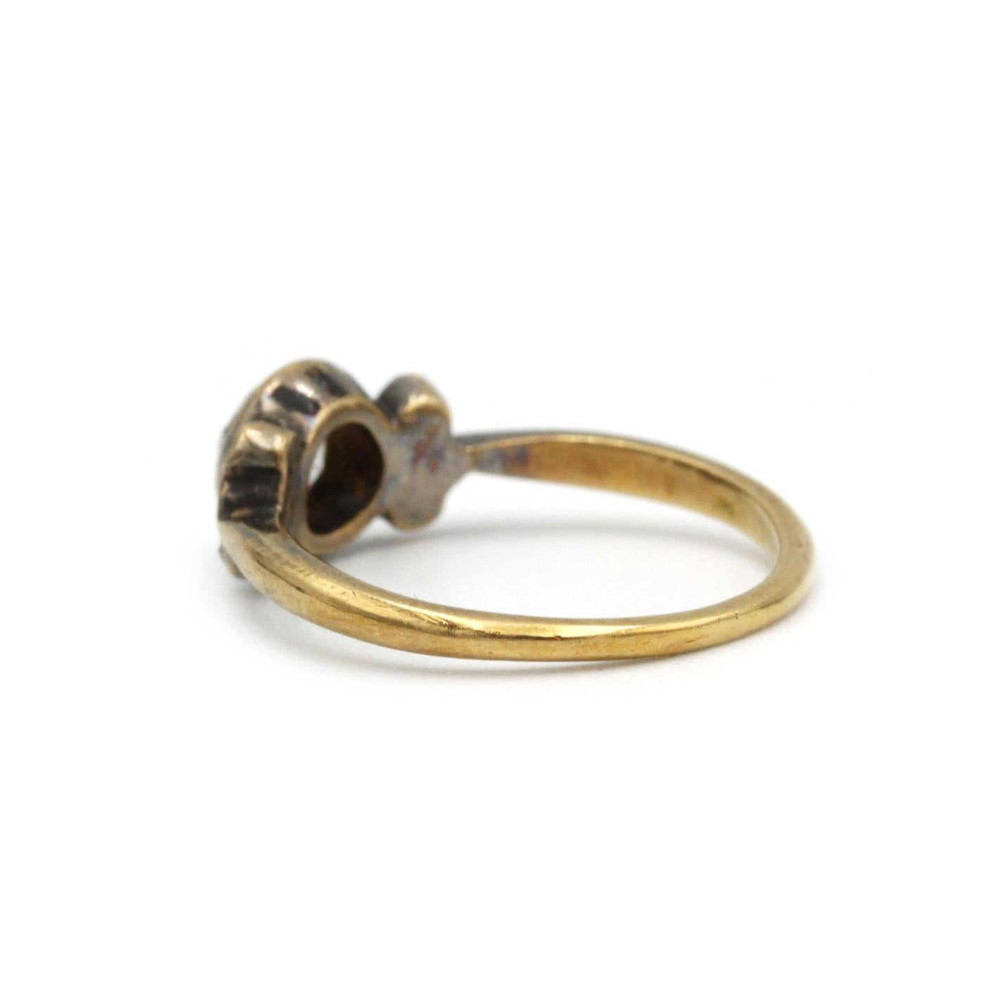 Victorian Rose-Cut Diamond Rosette Ring 18k Gold - Old european cut diamond In Good Condition For Sale In MONTMORENCY, FR