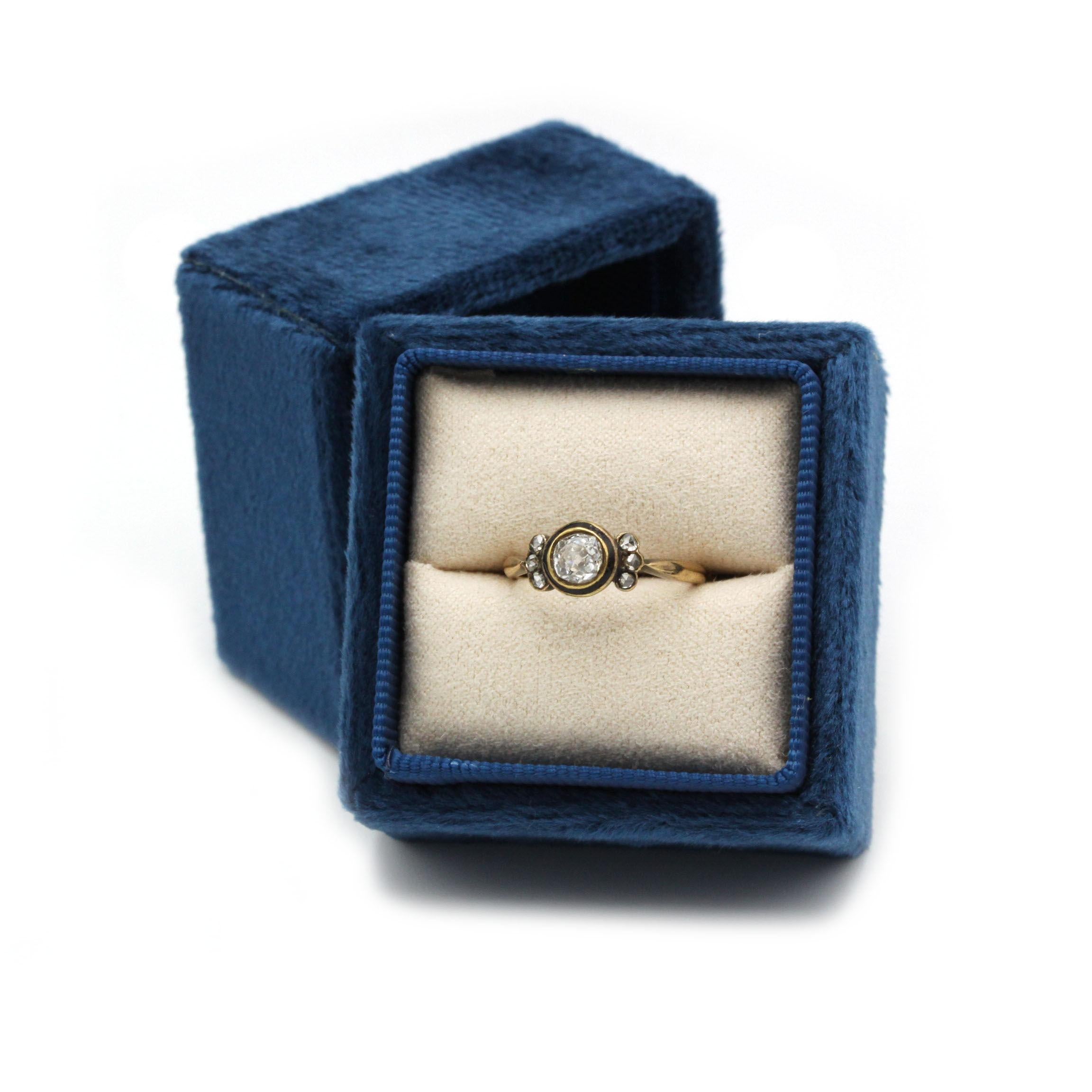Victorian Rose-Cut Diamond Rosette Ring 18k Gold - Old european cut diamond For Sale 1